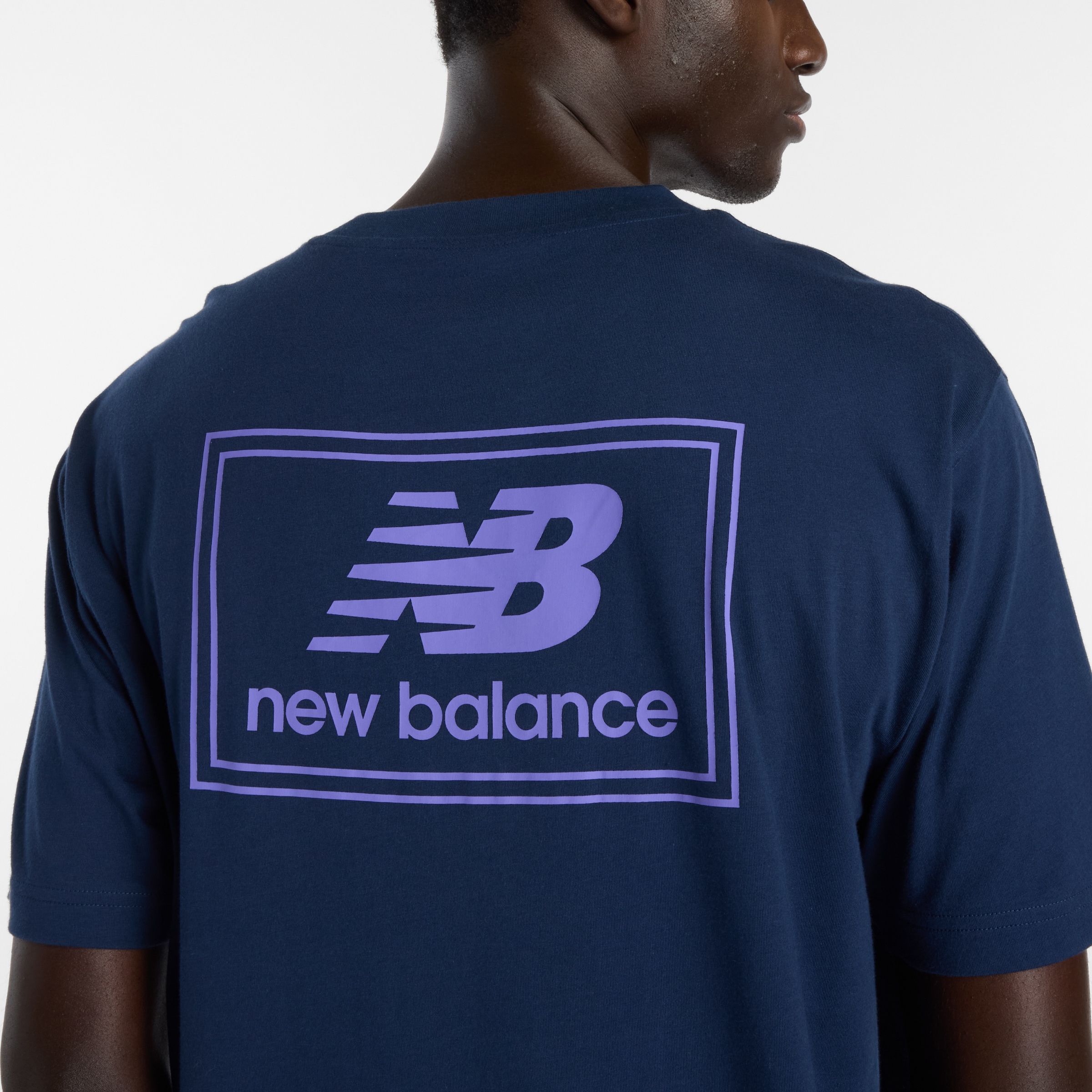 New Balance T-Shirt »WOVEN LABEL T-SHIRT« aus Baumwolle, auch in großen Größen