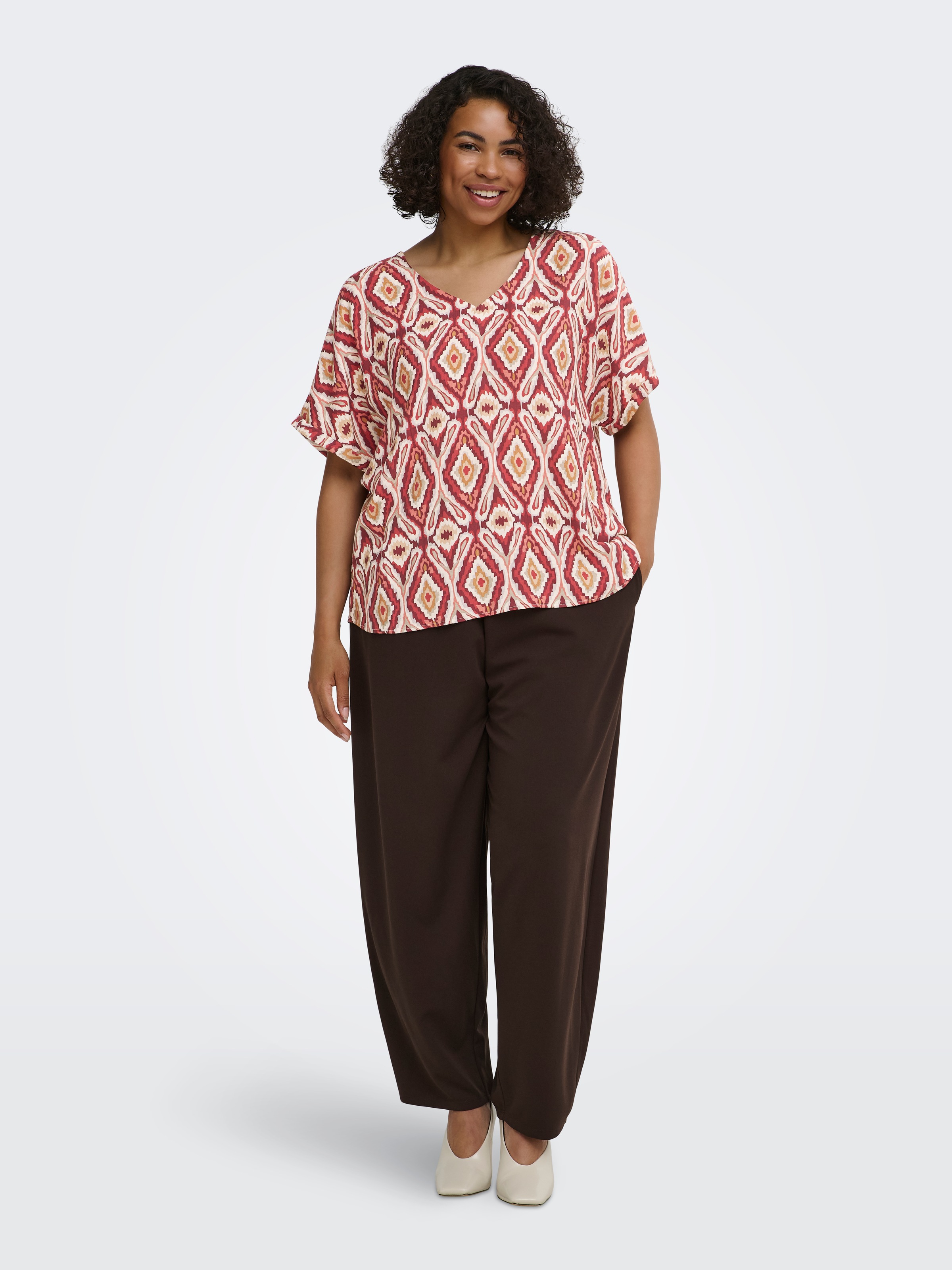 ONLY CARMAKOMA V-Shirt »CARBELLY MIKASI SS V-NECK TOP AOP«