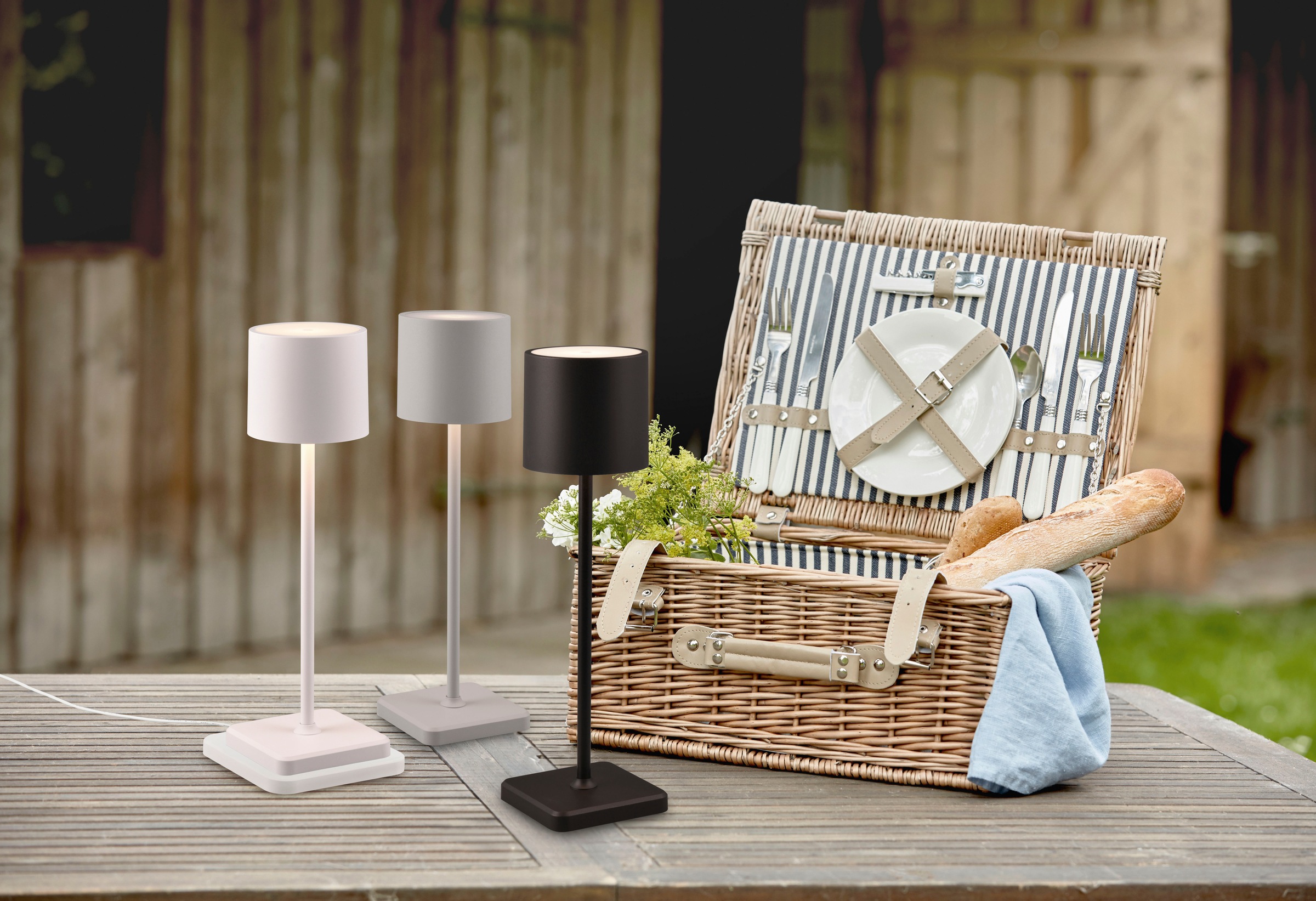 REALITY Leuchten LED Außen-Tischleuchte »Fernandez«, LED fest integriert, dimmbar, Lichtfarbe einstellbar, USB Ladestation