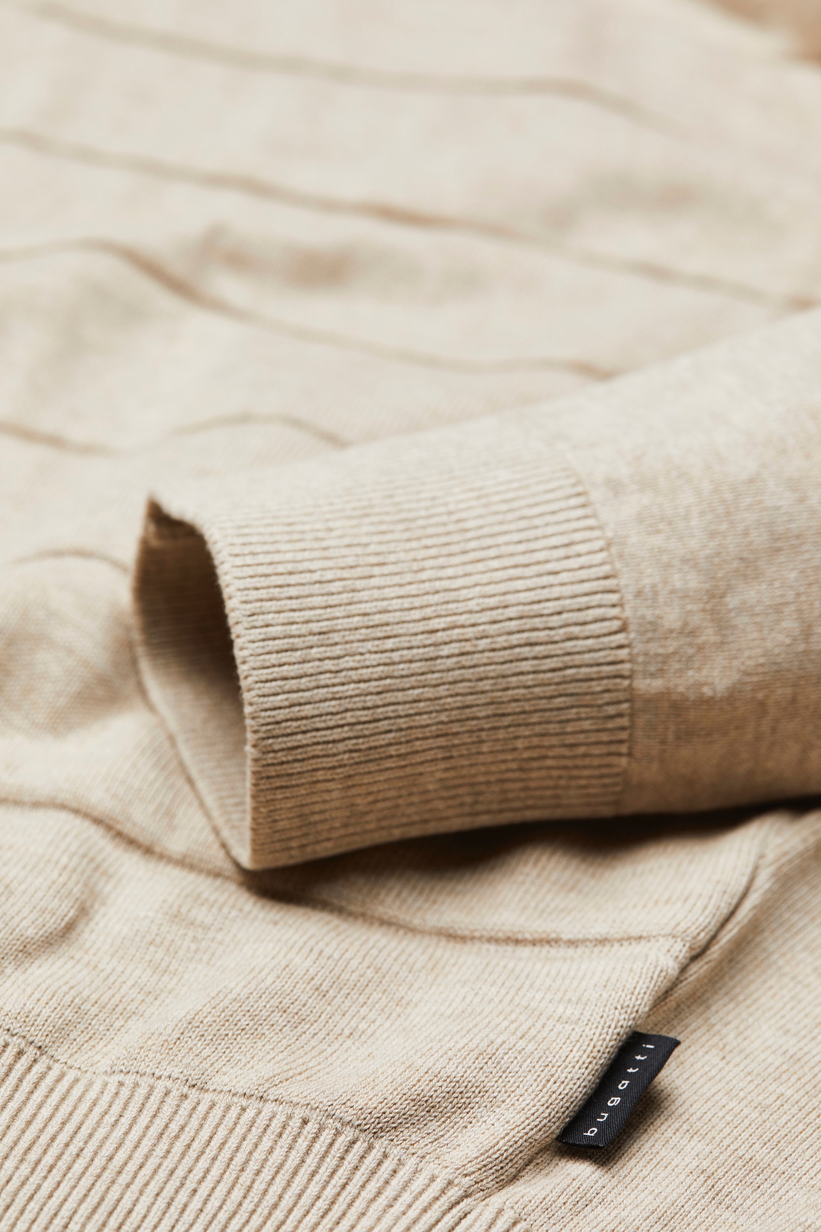 bugatti Strickjacke, mit 3-D-Strukturstreifen