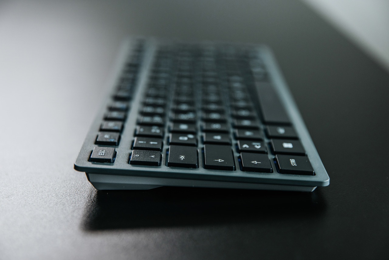 Cherry Wireless-Tastatur »KW 7100 MINI BT«, Multipoint 3 BT, Inkl. Transporttasche