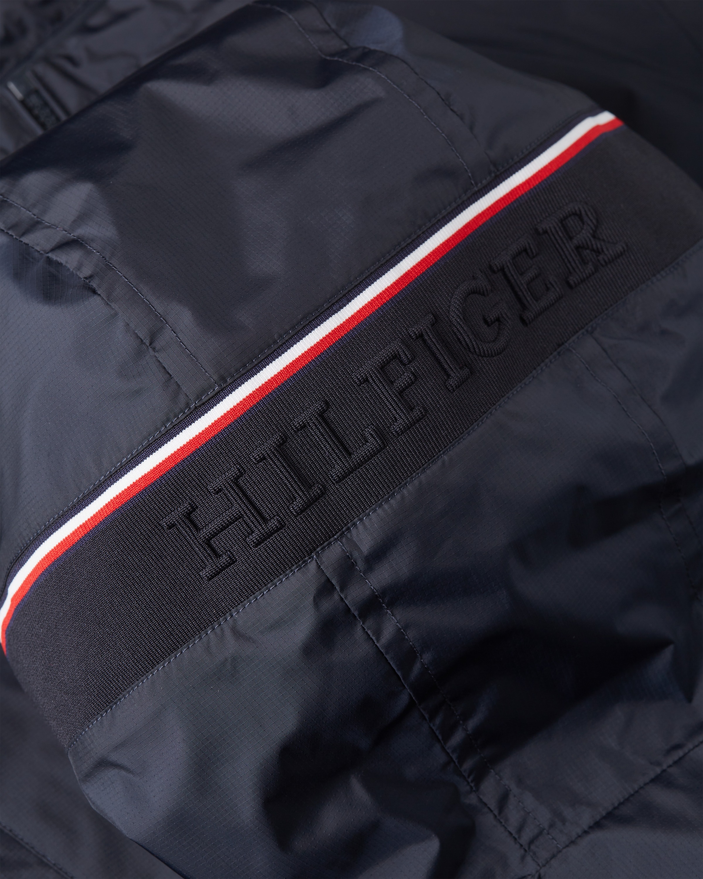 Tommy Hilfiger Blouson »RWB HOODED JACKET«, mit Kapuze, elastische Bündchen, wasserabweisend