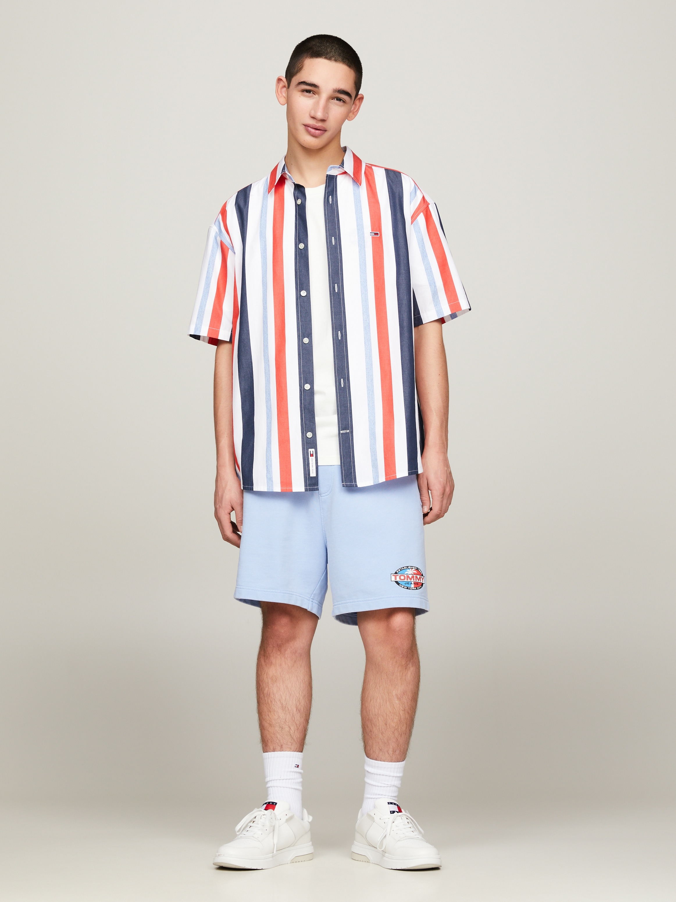 Tommy Jeans Kurzarmhemd »TJM RLX STRIPES SHIRT«, mit mehrfarbigen Streifen