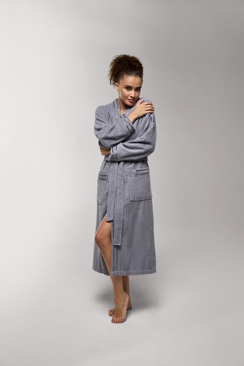 Bruno Banani Damenbademantel »Clement, ideal für Sauna & Spa, Hotelbademantel, Morgenmantel«, (1 St.), 100% Baumwolle, einfarbig, glänzende Streifen-Bordüre, Taschen, XS-3XL