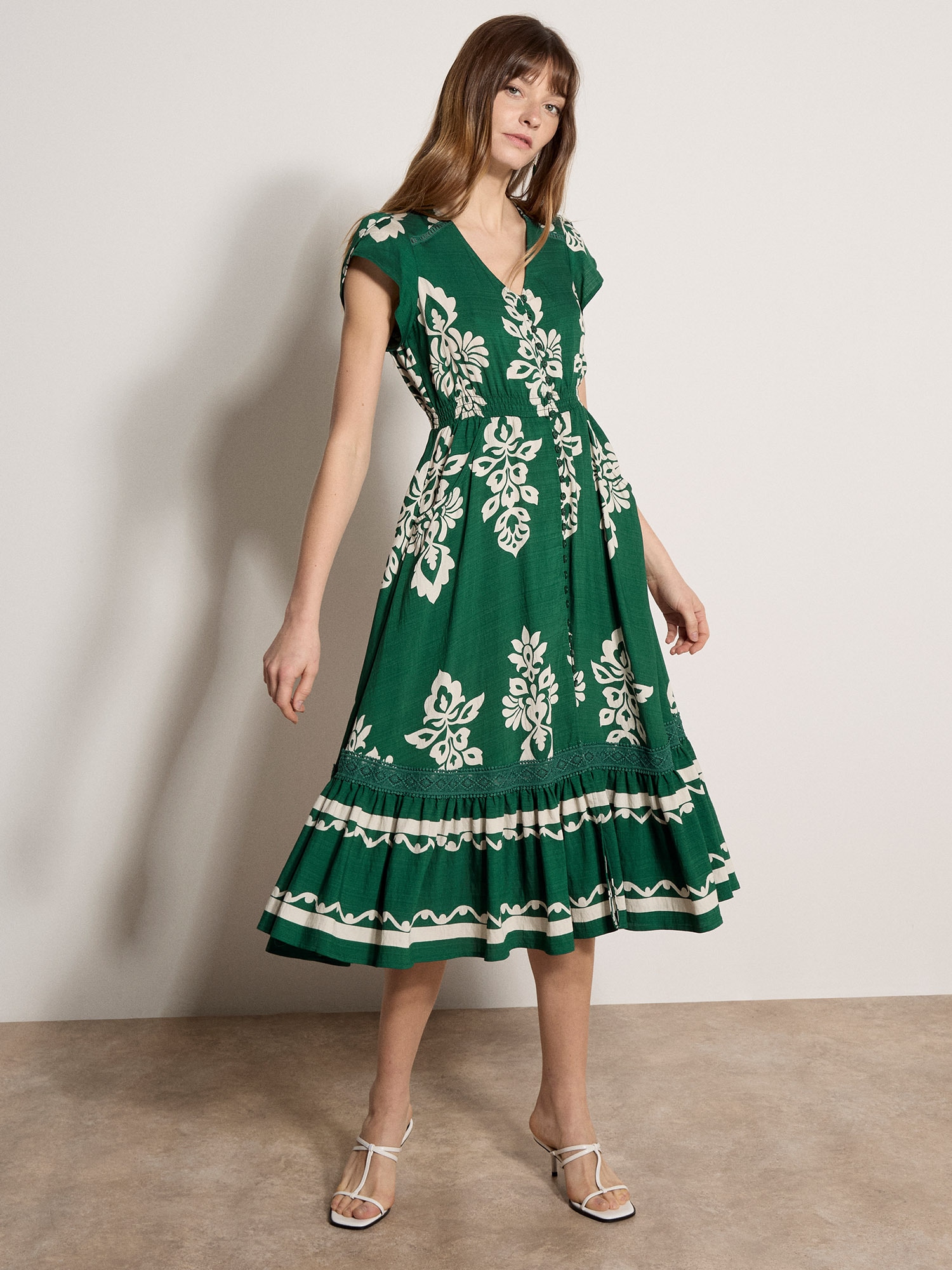 Apricot Midikleid »Midi-Kleid mit Folk-Blumenmuster« mit Stickerei