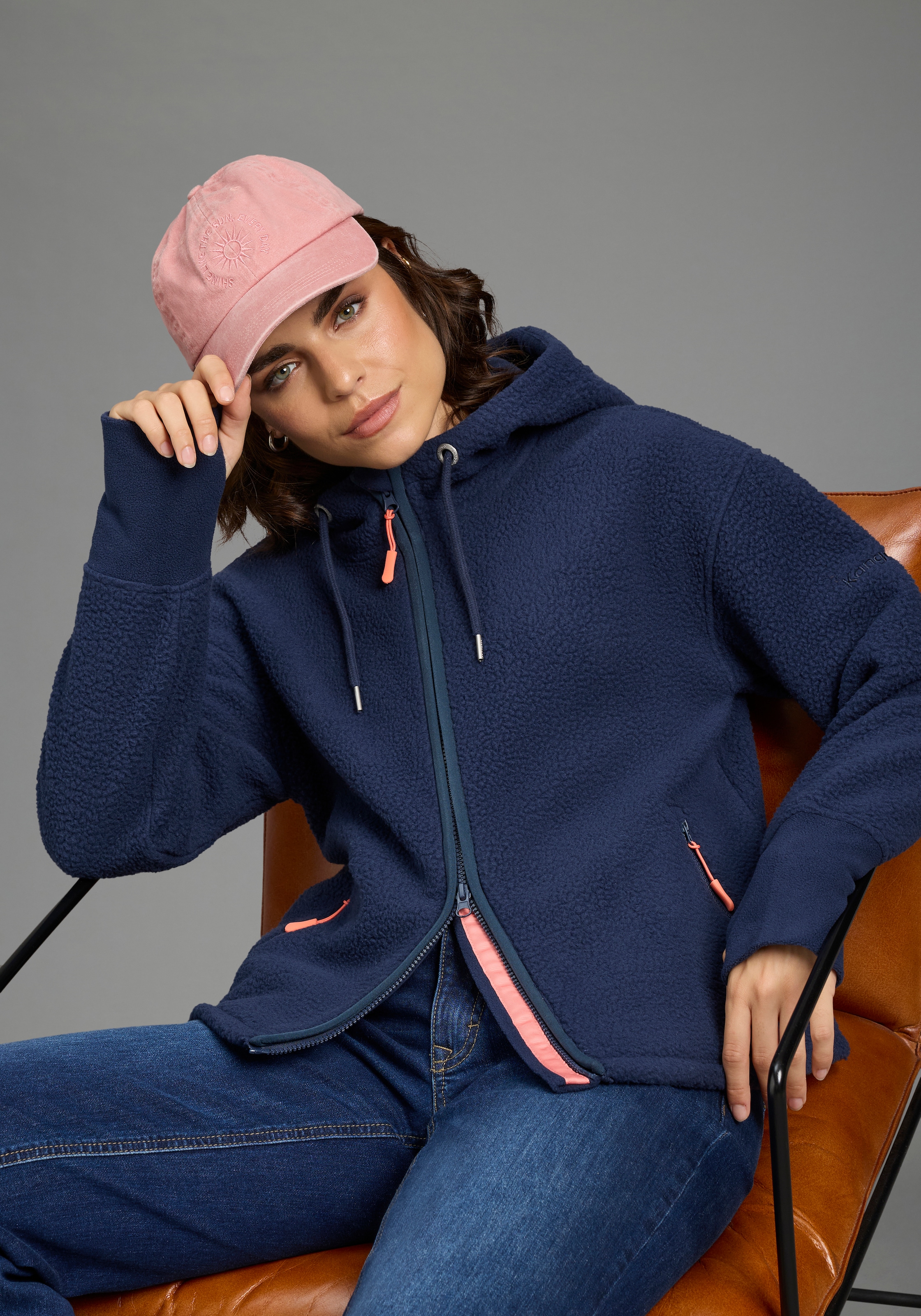 KangaROOS Fleecejacke mit Kapuze mit relaxed fit, hüftlange Form