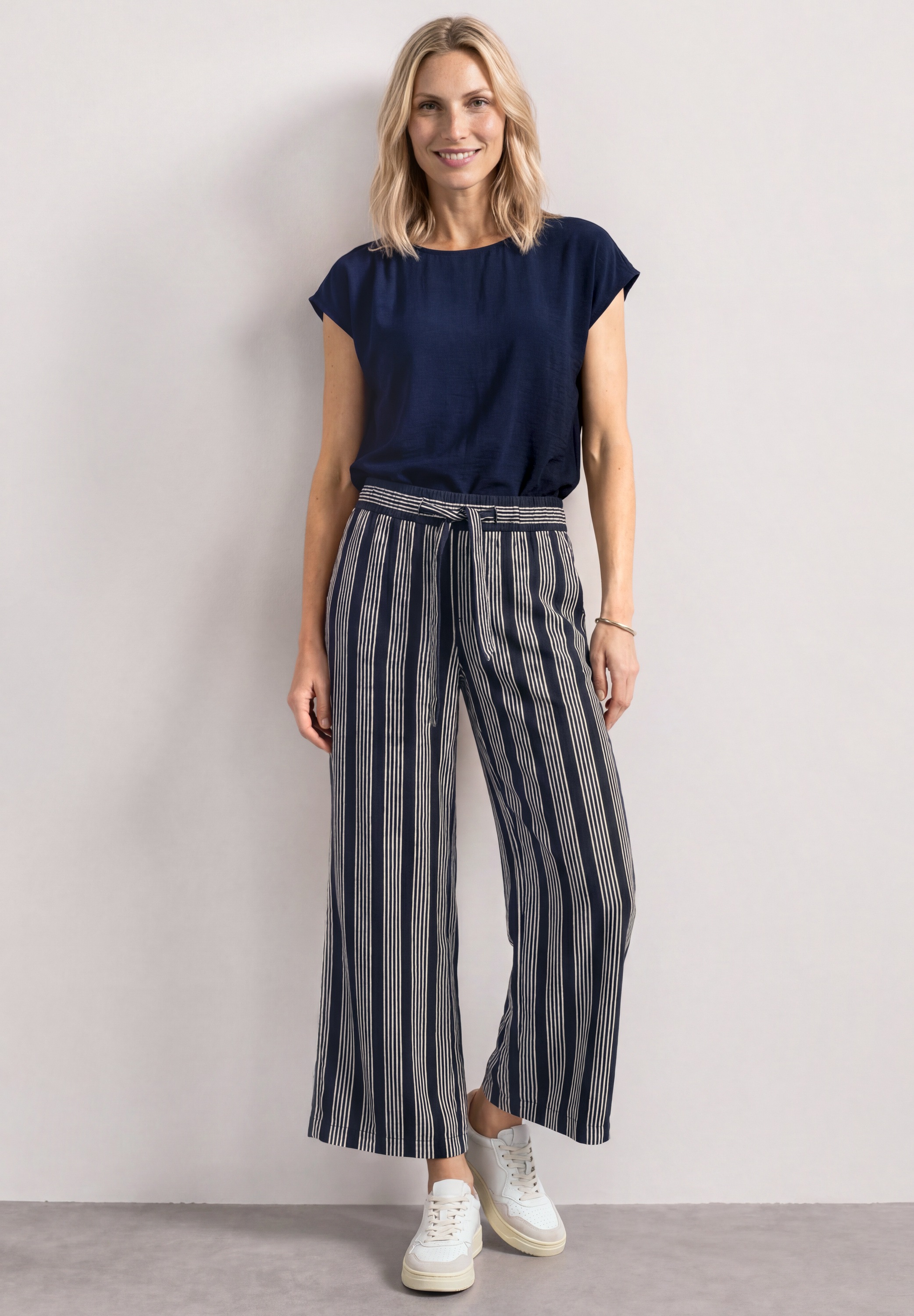 STREET ONE Stoffhose »Style Emee«  Sommerhose im Loose Fit / mit Streifen