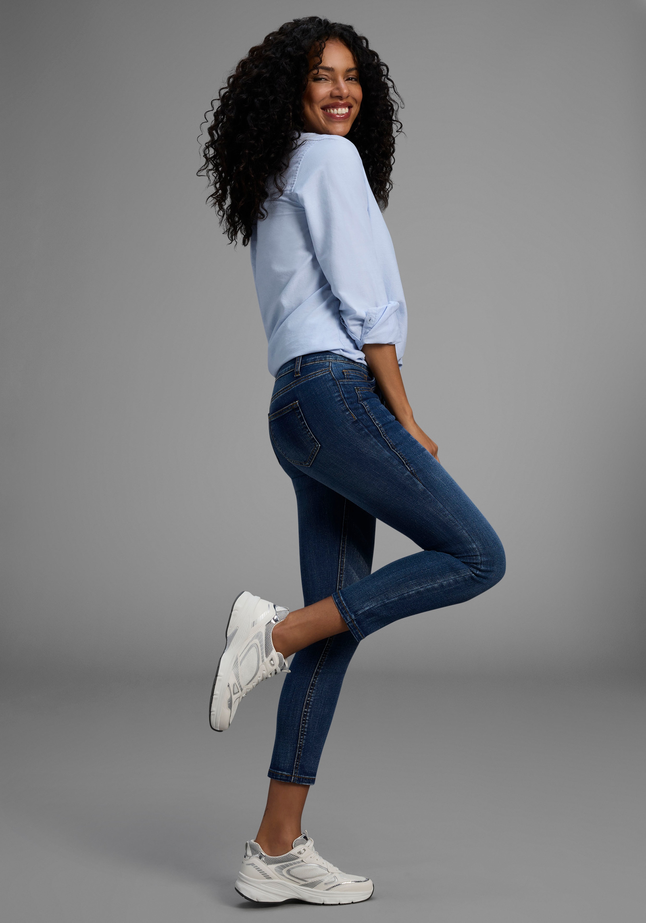 Arizona 7/8-Jeans »mit Keileinsätzen«, extra-enger Schnitt, Used-Look-Waschung, niedrige Leibhöhe