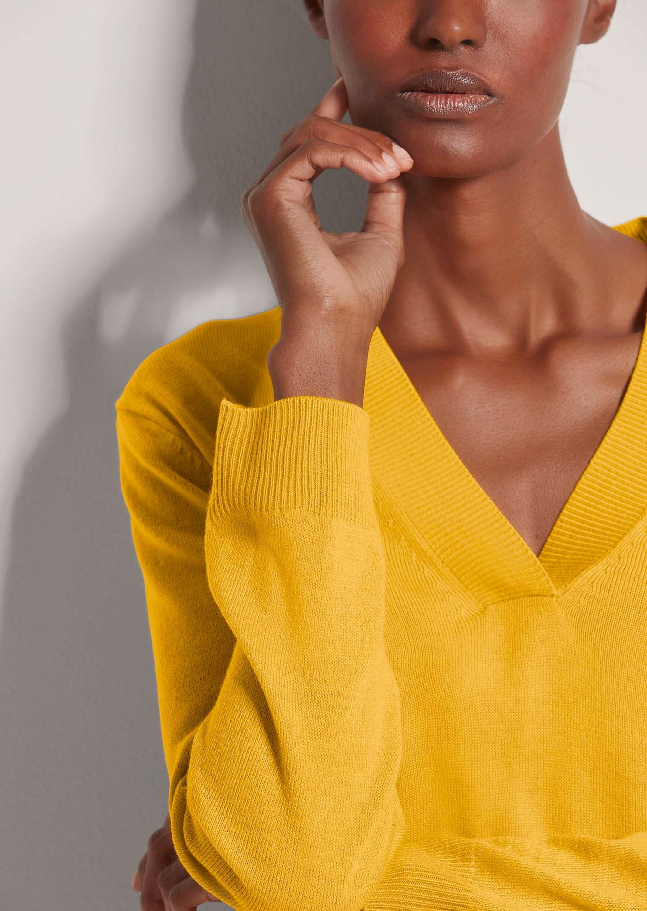 MADELEINE Longpullover »Pullover Glattstrick-Pullover mit V-Ausschnitt«