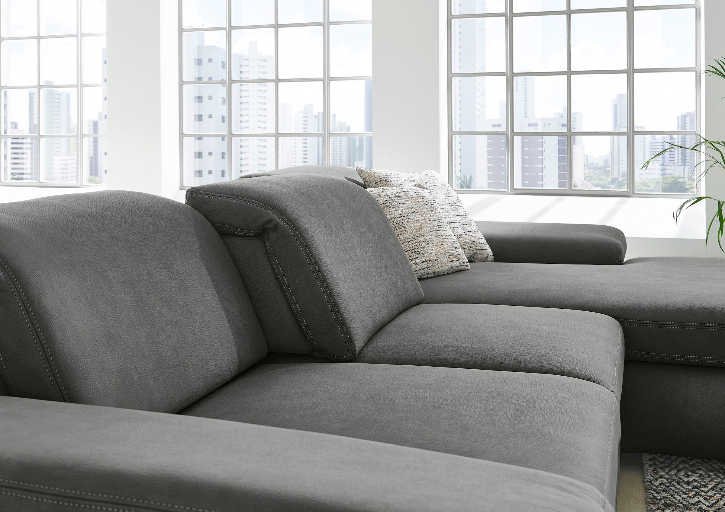 Die PlanBar Ecksofa »MP-IN17041 L-Form, Breite 325 cm« mit Sitztiefenverstellung, optional Kopfteilverstellung & Bettfunktion