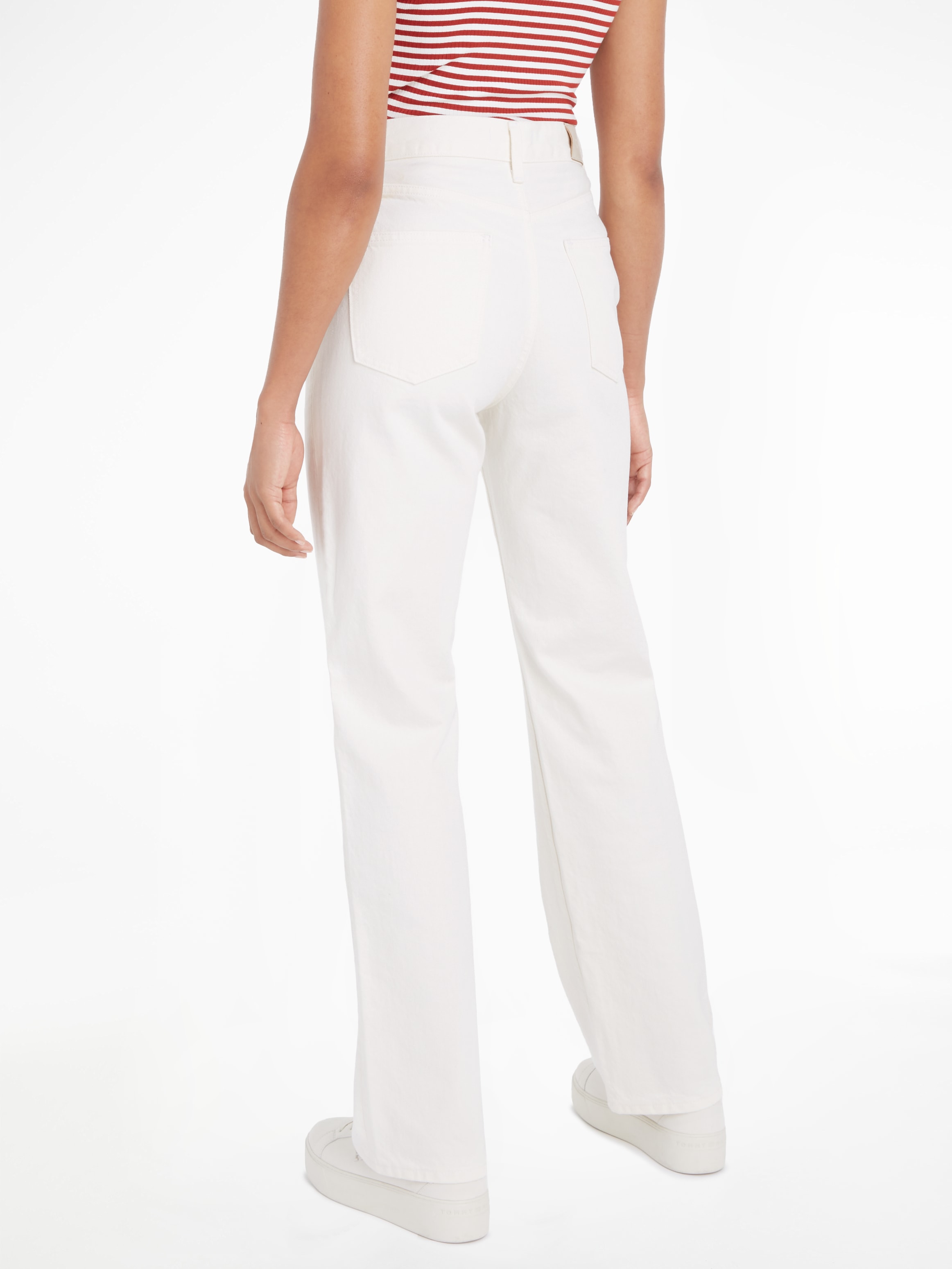 Tommy Hilfiger Bootcut-Jeans »RELAXED BOOTCUT HW ECRU«, mit Tommy Hilfiger Logo-Badge