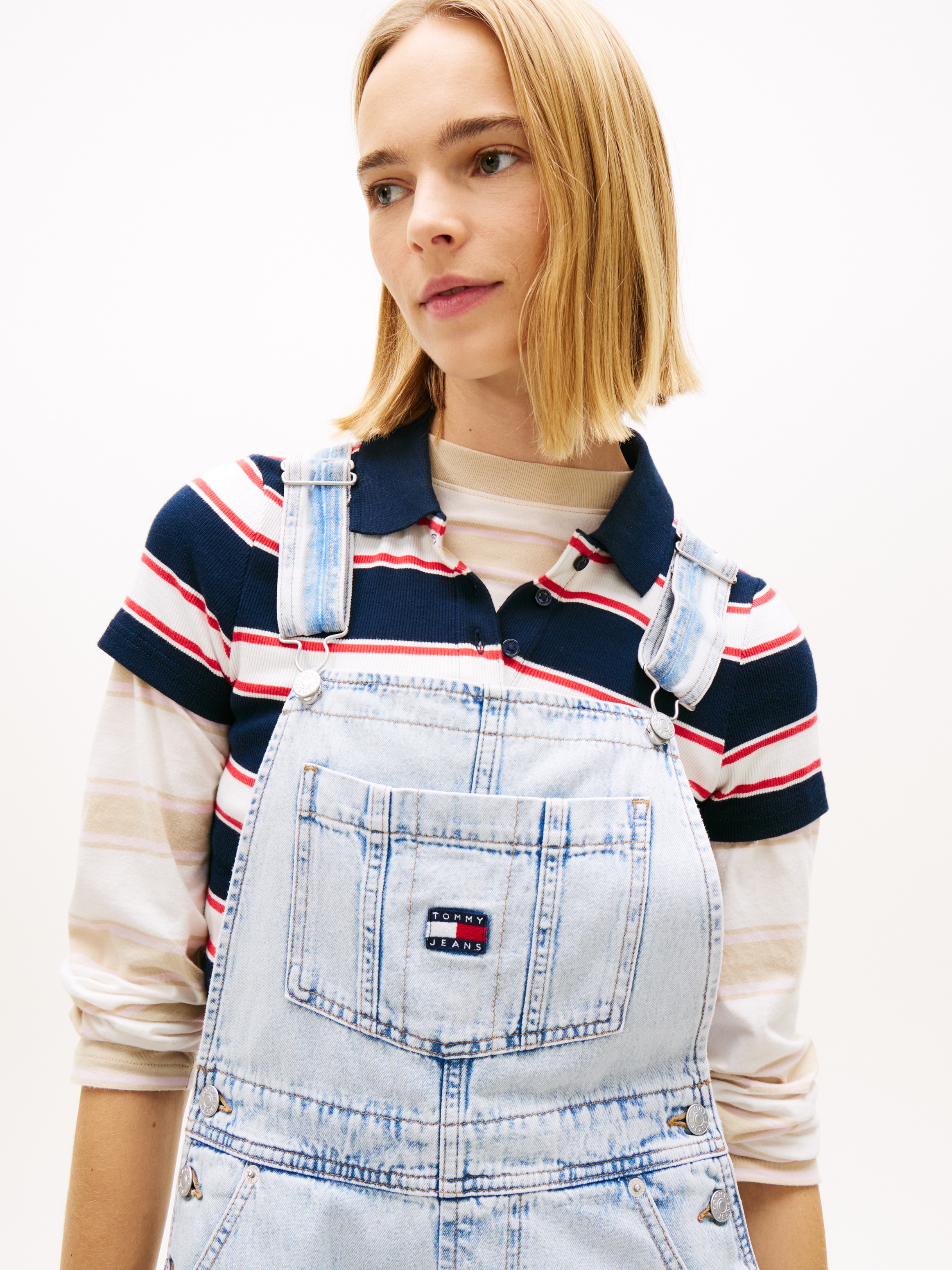 Tommy Jeans Kurzoverall »MIA DUNGAREE SHORT EXT BJ6014« im lässigen Latzhosen-Design