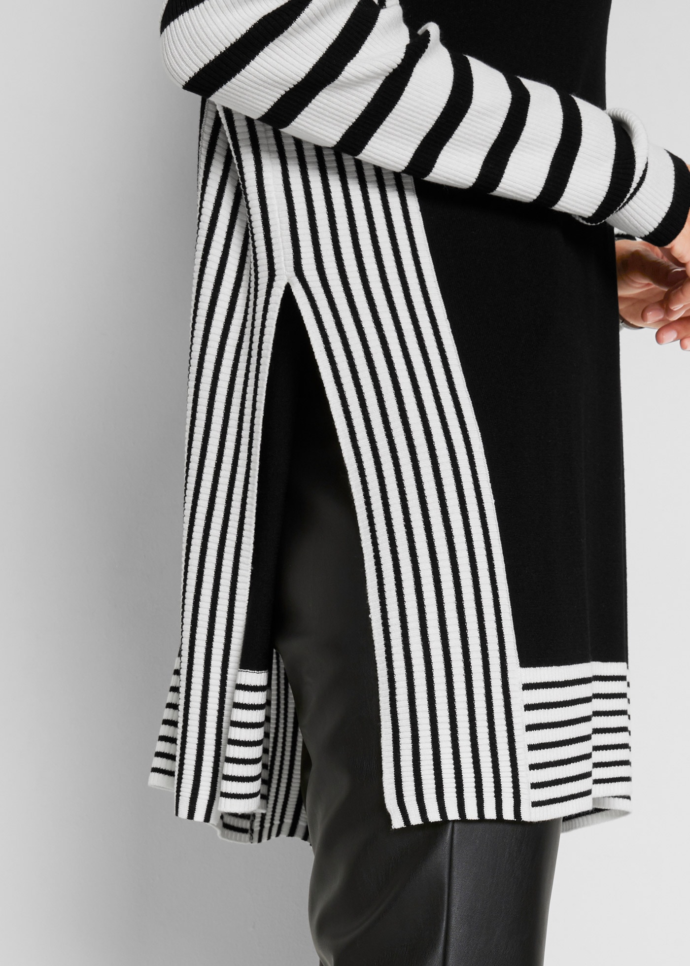 bonprix Longpullover Viskose-Strick, mit Stehkragen, im Poncho-Stil