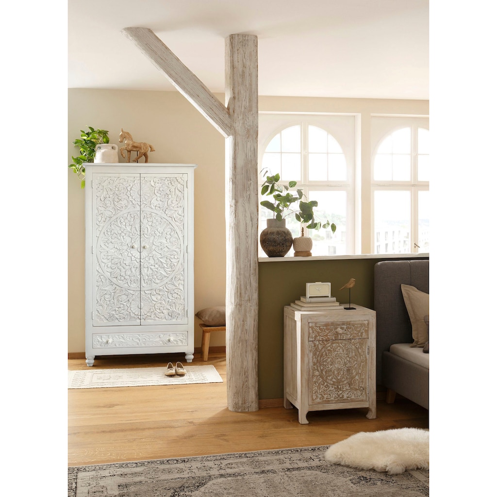 Home affaire Drehtürenschrank »Fenris«, pflegeleichtes Mangoholz, mit dekorativen Schnitzereien, Höhe 180 cm