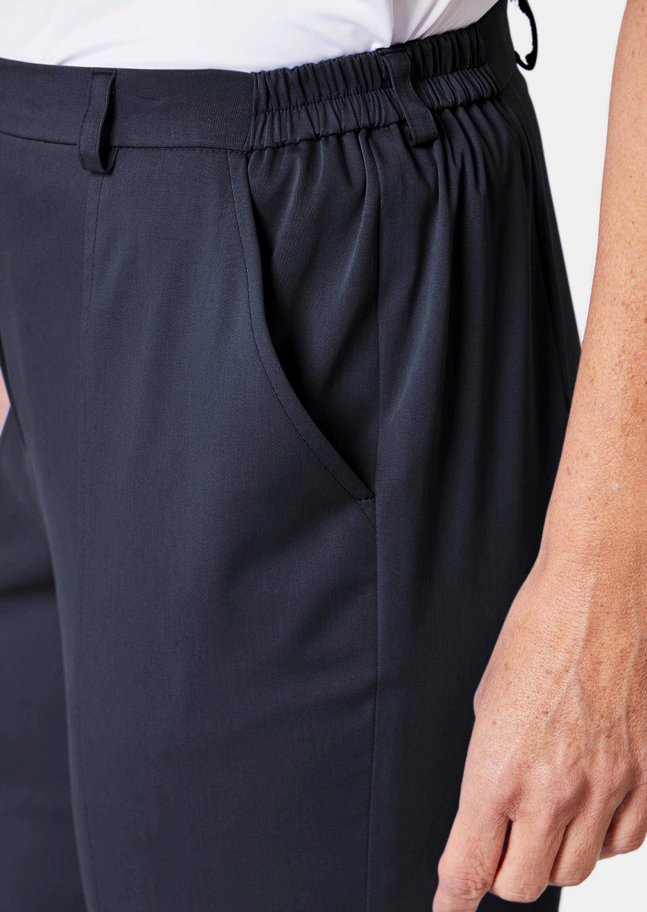 GOLDNER Caprihose »Verkürzte Satinhose Sportive Capri-Hose aus trageangenehmen Satin«