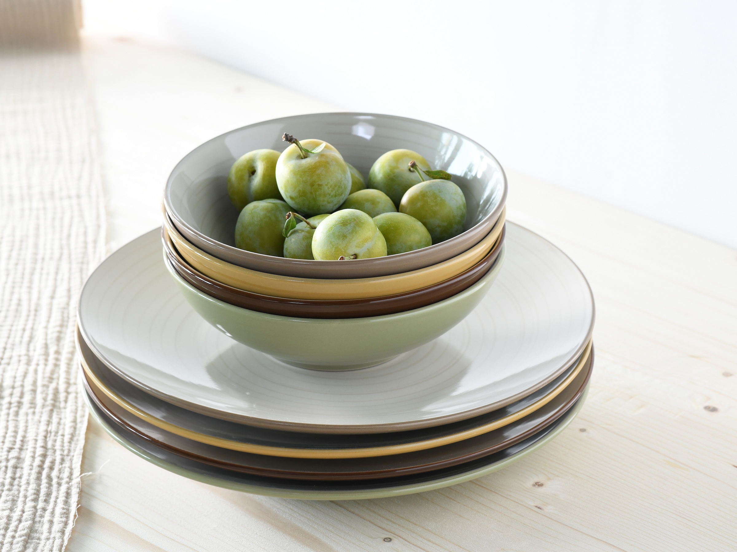 CreaTable Kombiservice »Geschirr-Set Bamboo Garden«, (Set, 16 tlg., Kaffeeservice und Tafelservice im Set, für 4 Personen), Service, handemalte Spiralen in hellem Holzton 16 Teile für 4 Personen