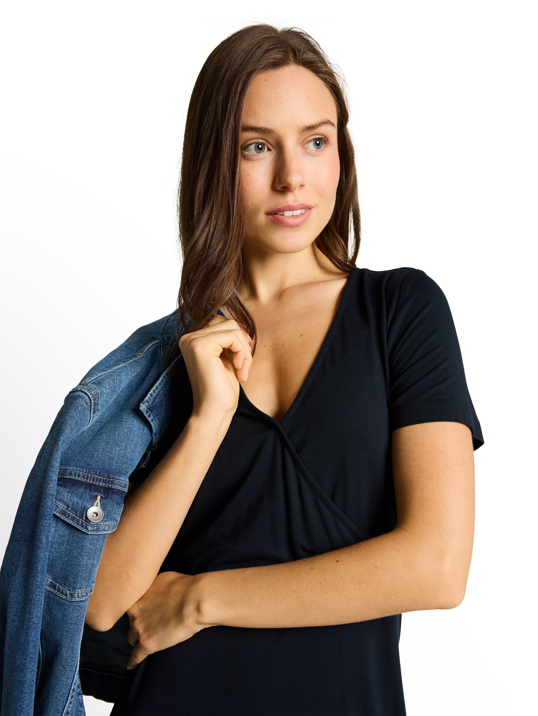 TOM TAILOR Sommerkleid »Regular over knee« Ohne Taschen Sommerkleid mit V-Ausschnitt und Viskose