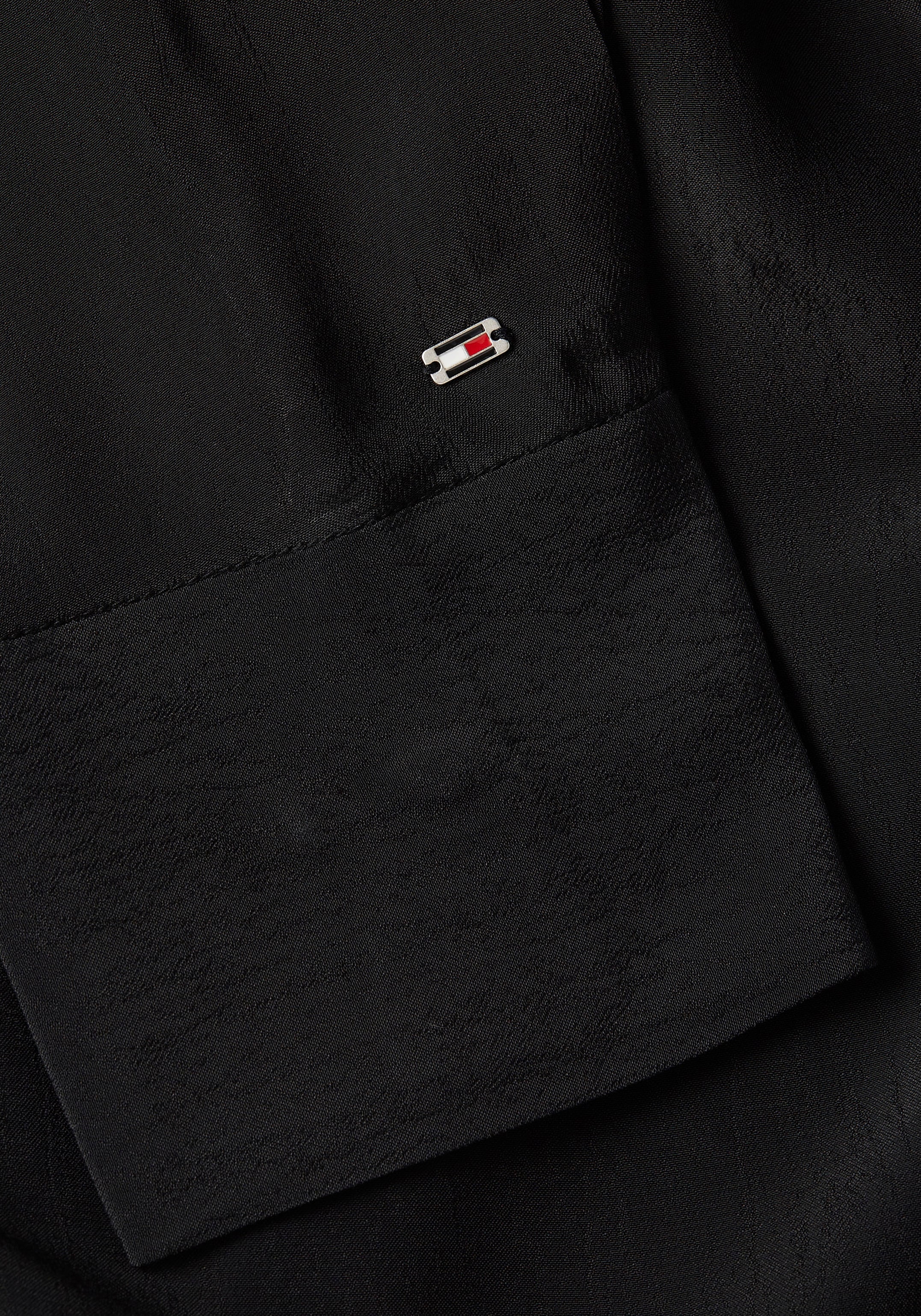 Tommy Hilfiger Blusenkleid »FLUID VISCOSE CREPE KNEE DRESS«, mit Logopatch  bei ♕