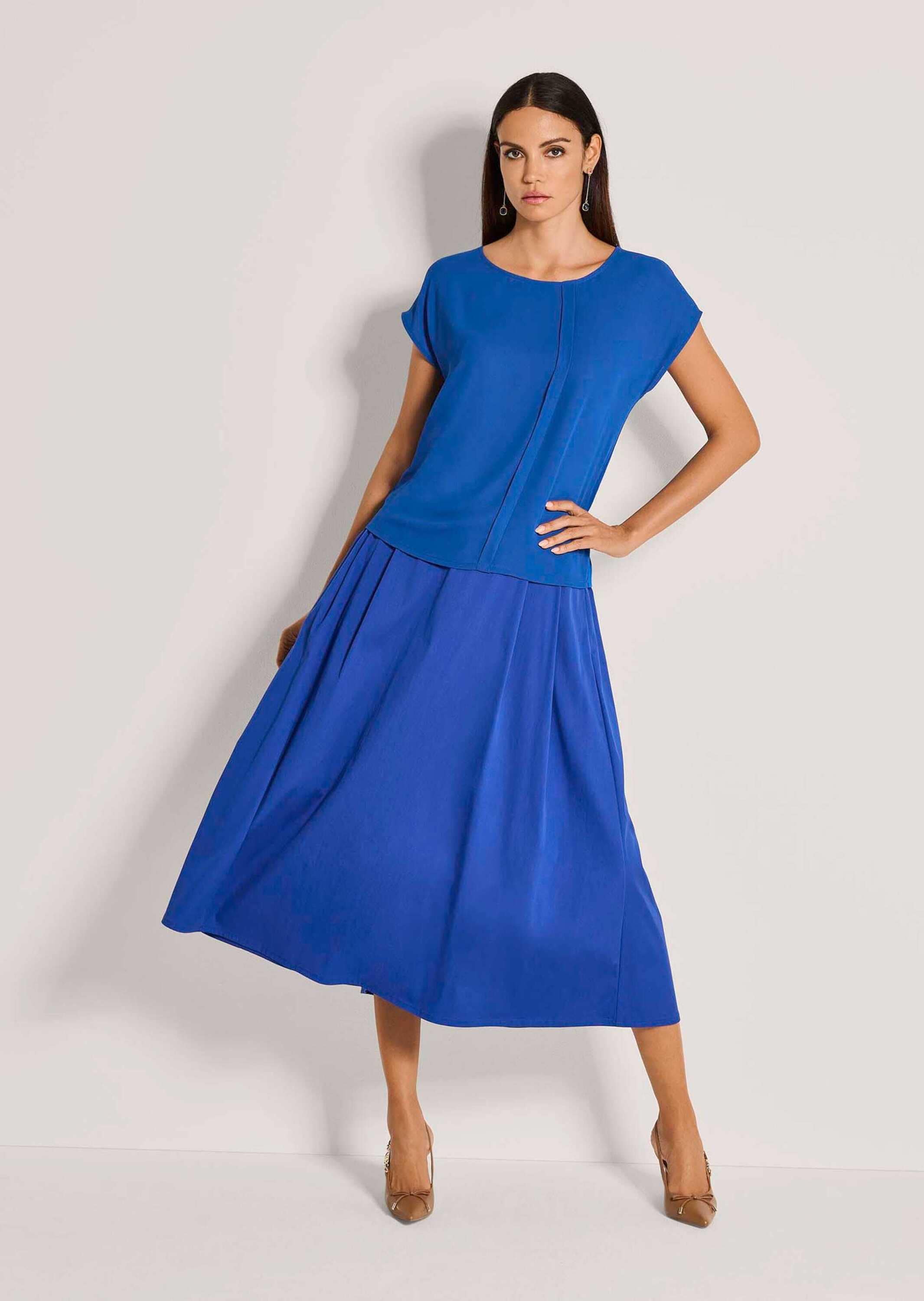 MADELEINE Kurzarmshirt »Blusenshirt Leichtes Kurzarm Viskose-Shirt, Rundhals« Blusenshirt mit asymmetrischer Quetschfalte