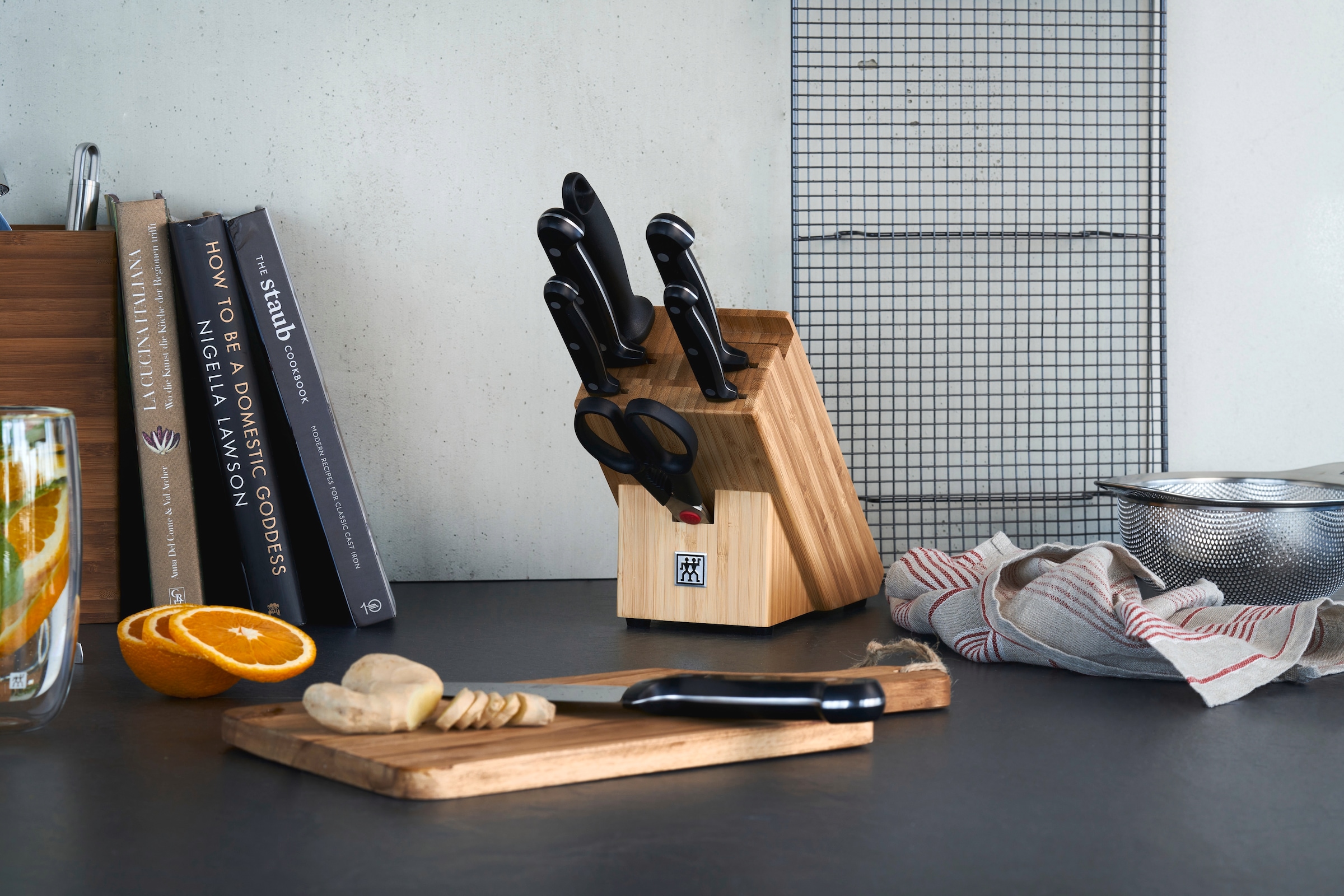 Zwilling Messerblock »TWIN Chef 2«, 8 tlg., Messerblock mit 5 Messern + 1 Schere + 1 Wetzstahl, Bambus