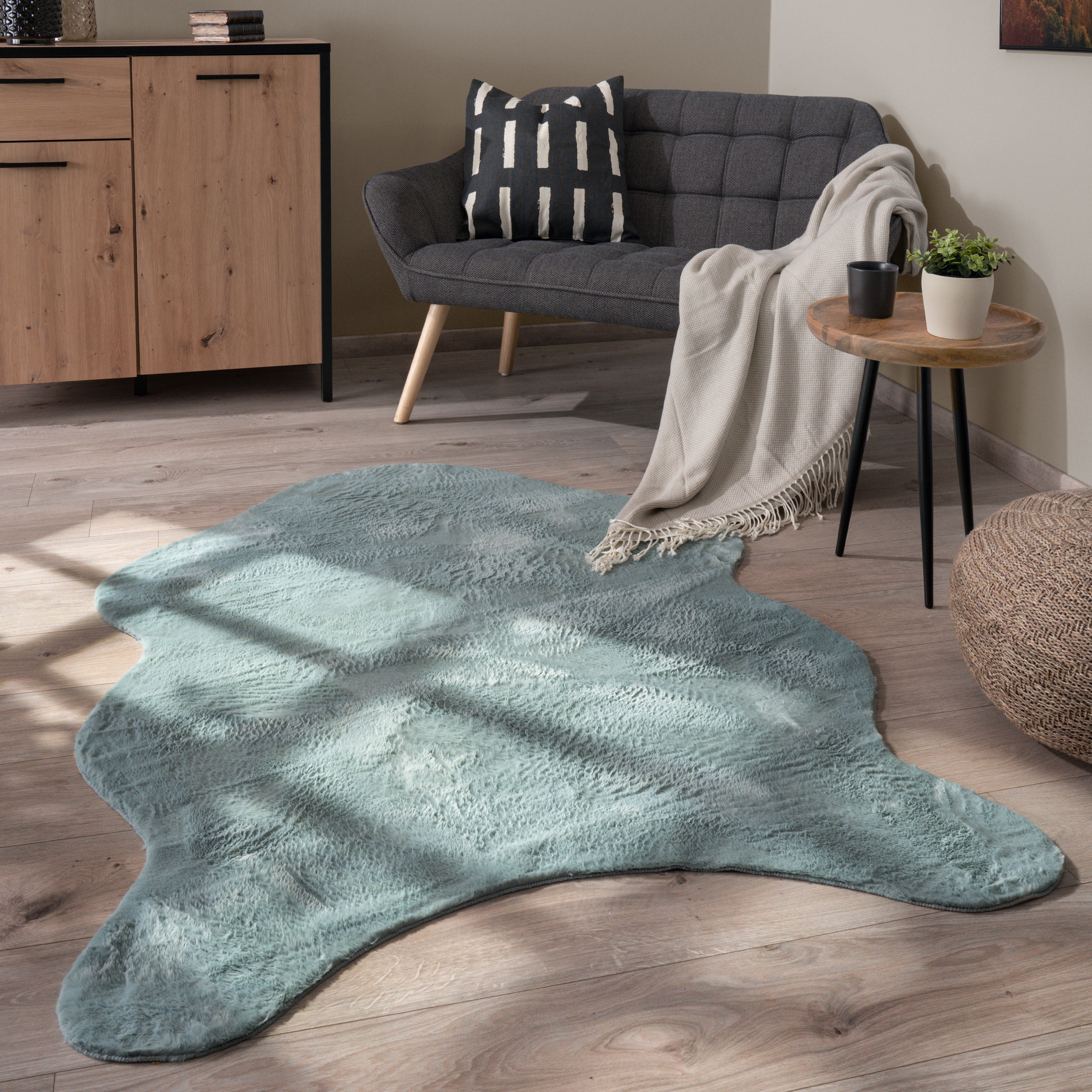 Paco Home Fellteppich »Pelt 640« fellförmig 16 mm Höhe Kunstfell, Uni Farben, sehr weicher Flor