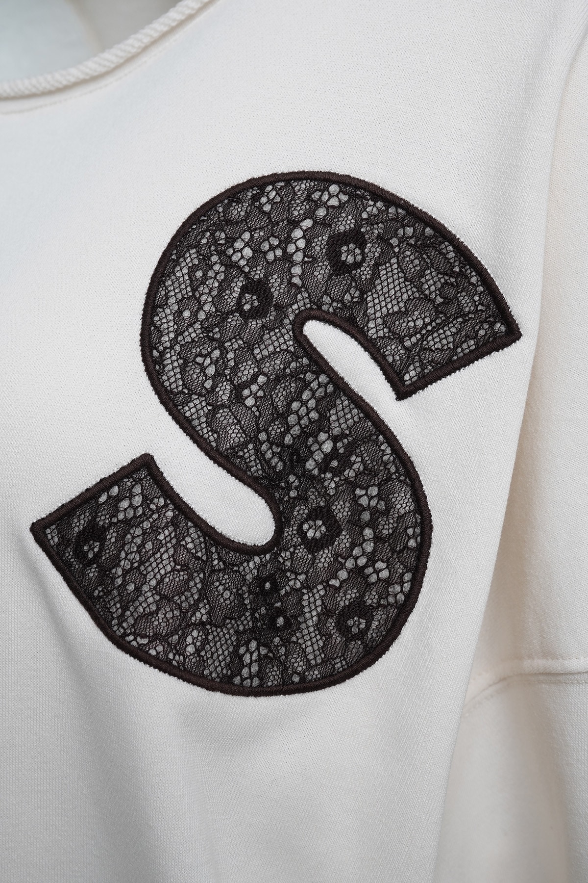 Smith & Soul Longsweatshirt , mit kontrastfarbener Spitze, oversize
