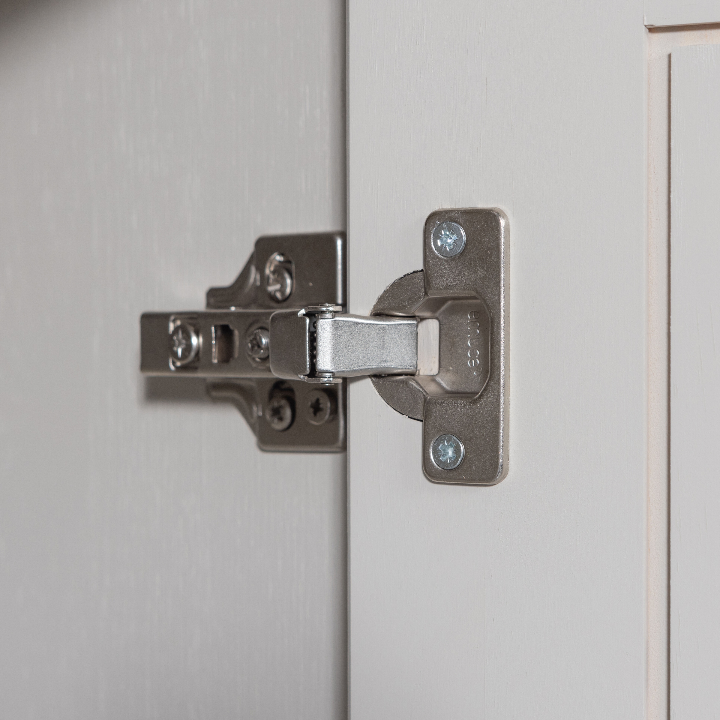 WOOOD Kleiderschrank »WOOOD OLIVIA KLEIDERSCHRANK KIEFER DUST [fsc]« Kleiderschrank Olivia, FSC-Kiefer, viel Stauraum, erweiterbar