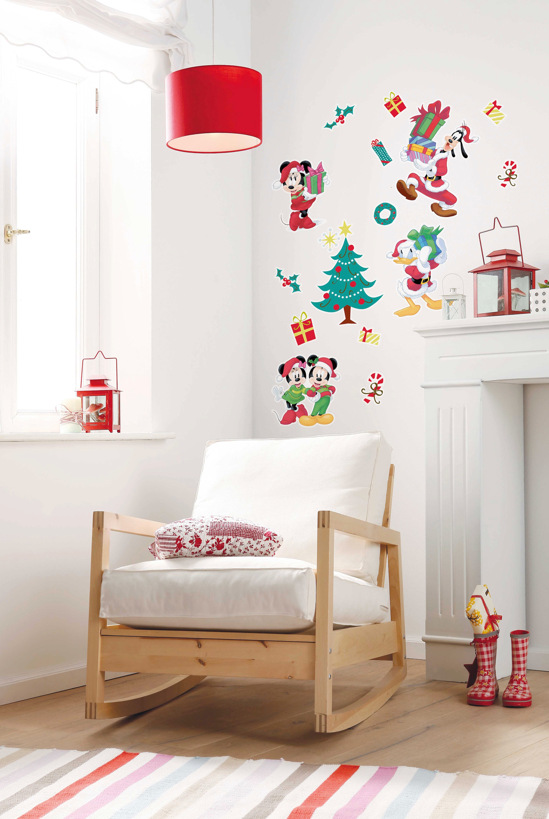Komar Wandtattoo »Mickey Christmas Presents - Größe 50 x 70 cm« selbstklebend, Wandsticker, Kinderzimmer