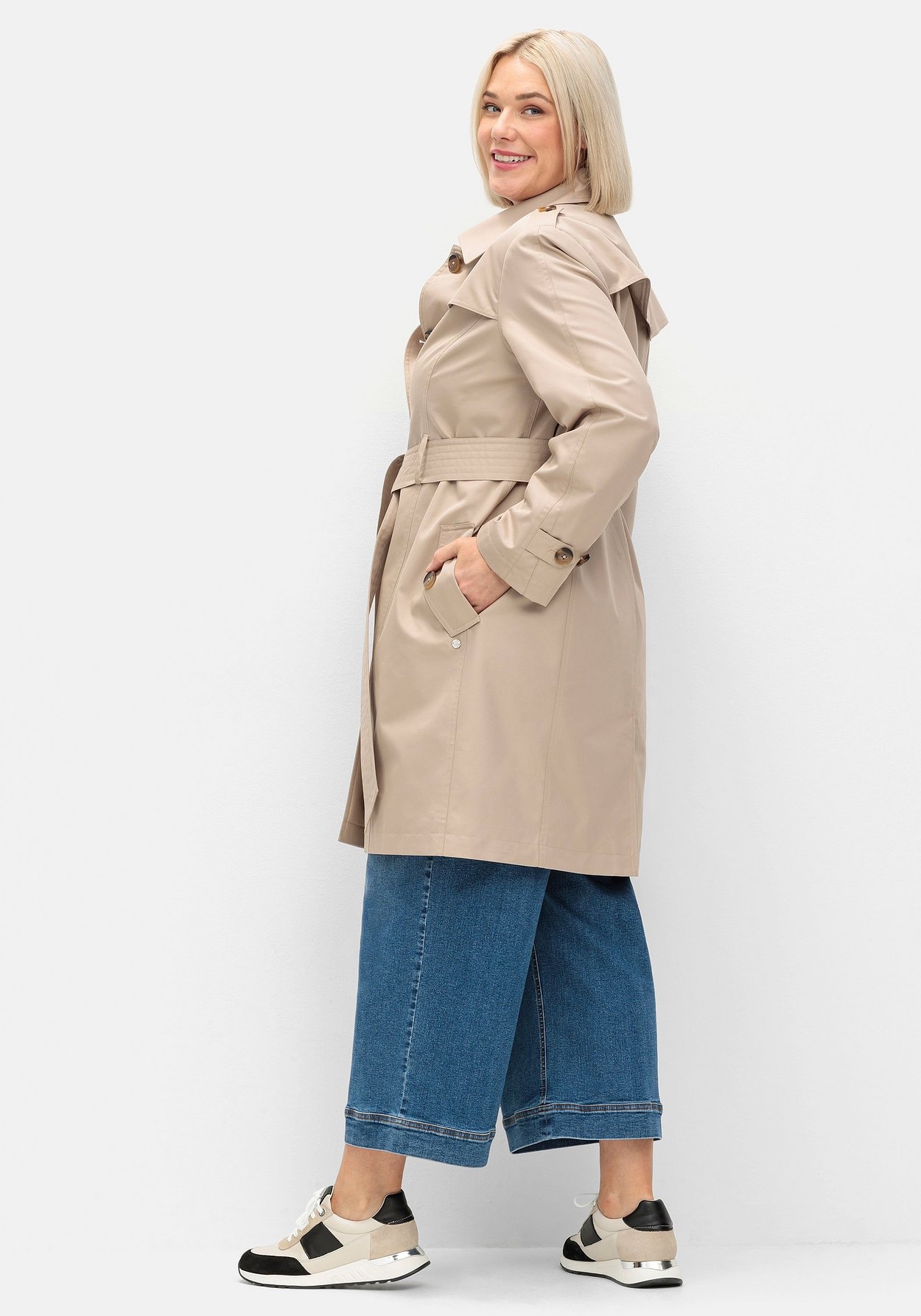 Sheego Trenchcoat »Trenchcoat in wasserabweisender Qualität«, (mit Gürtel)