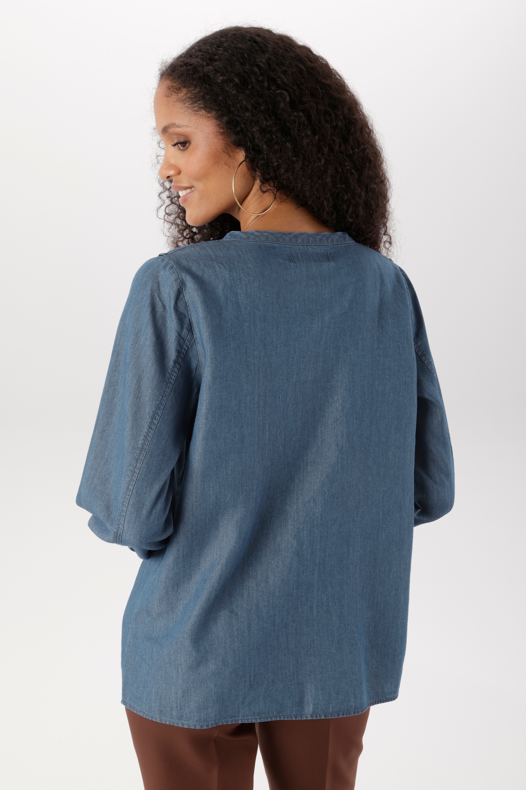 Aniston SELECTED Jeansbluse mit Volants am streckenden V-Ausschnitt - NEUE KOLLEKTION