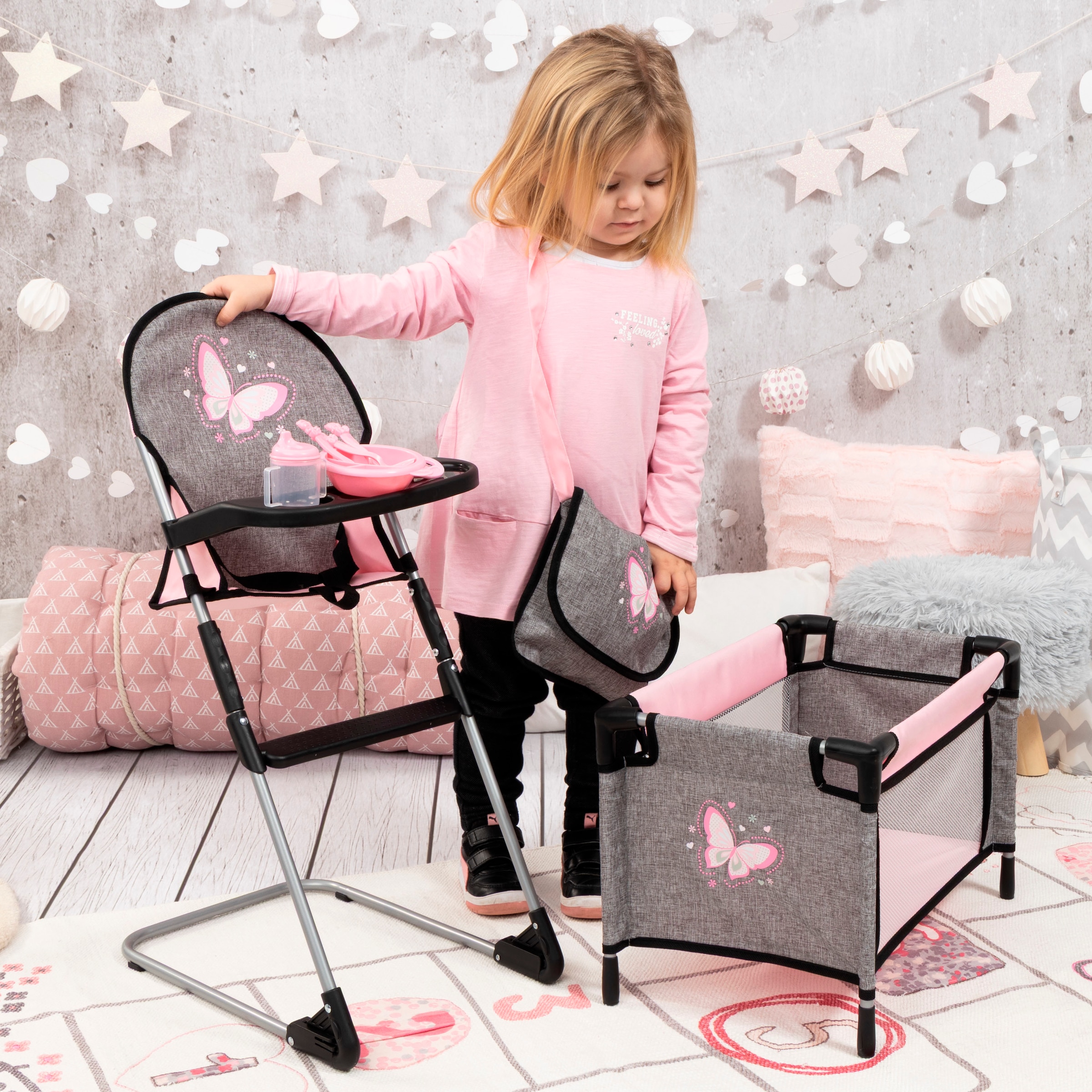 Bayer Puppenbett »Puppen-Reisebett«, (Set, 9 tlg.), inklusive Hochstuhl, Tasche, Teller, Trinkbecher, Besteck u. Schnuller