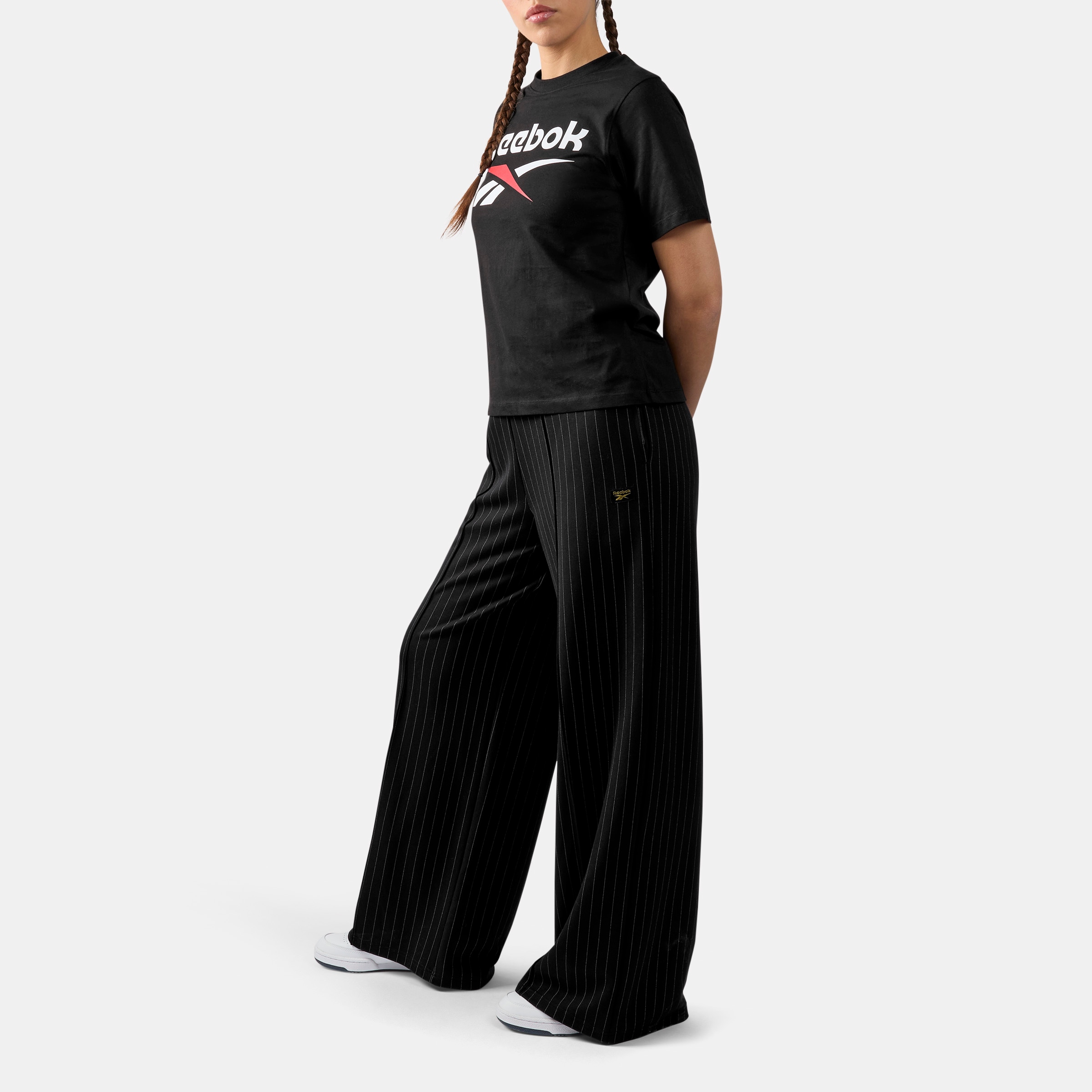 Reebok T-Shirt »WREN 2 COLOUR LOGO CREW SS TEE« sportlicher Stil, klassischer Schnitt, aus Baumwolle