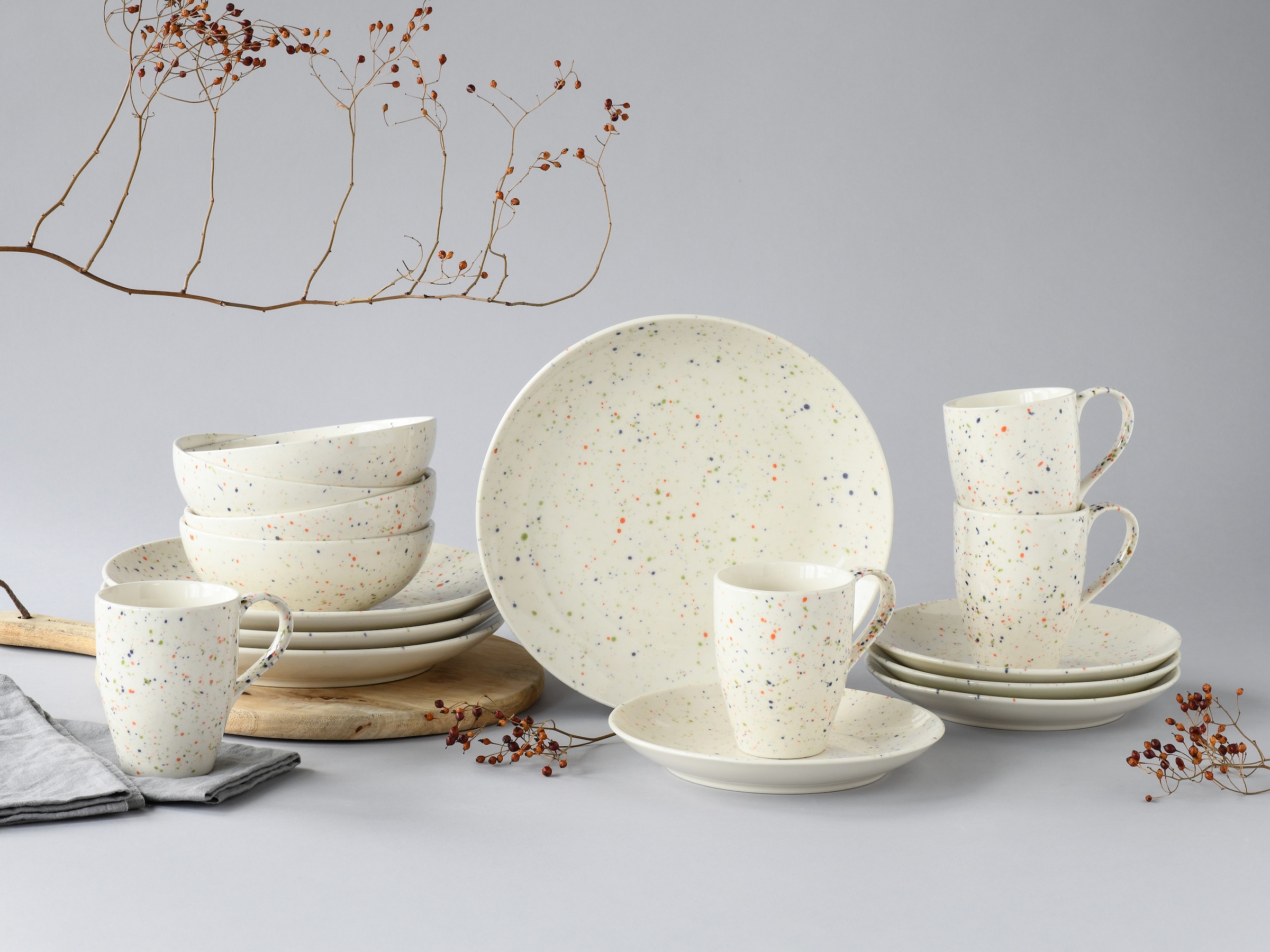 CreaTable Kombiservice »Confetti, Kombi-Service 16-tlg.« Unregelmäßige bunte Punkte, Gute Laune Geschirr, Frisch, Freundlich