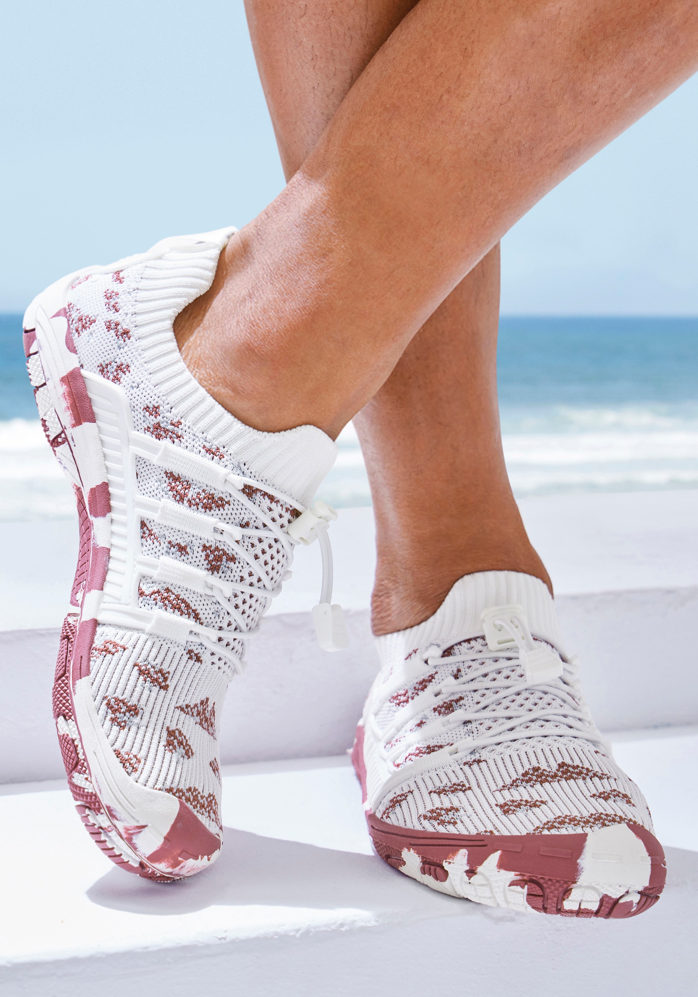 Venice Beach Aquaschuh »Badeschuh, Slipper, Wasserschuh«, mit elastischen Bändern für schnelles Reinschlüpfen, Unisex VEGAN