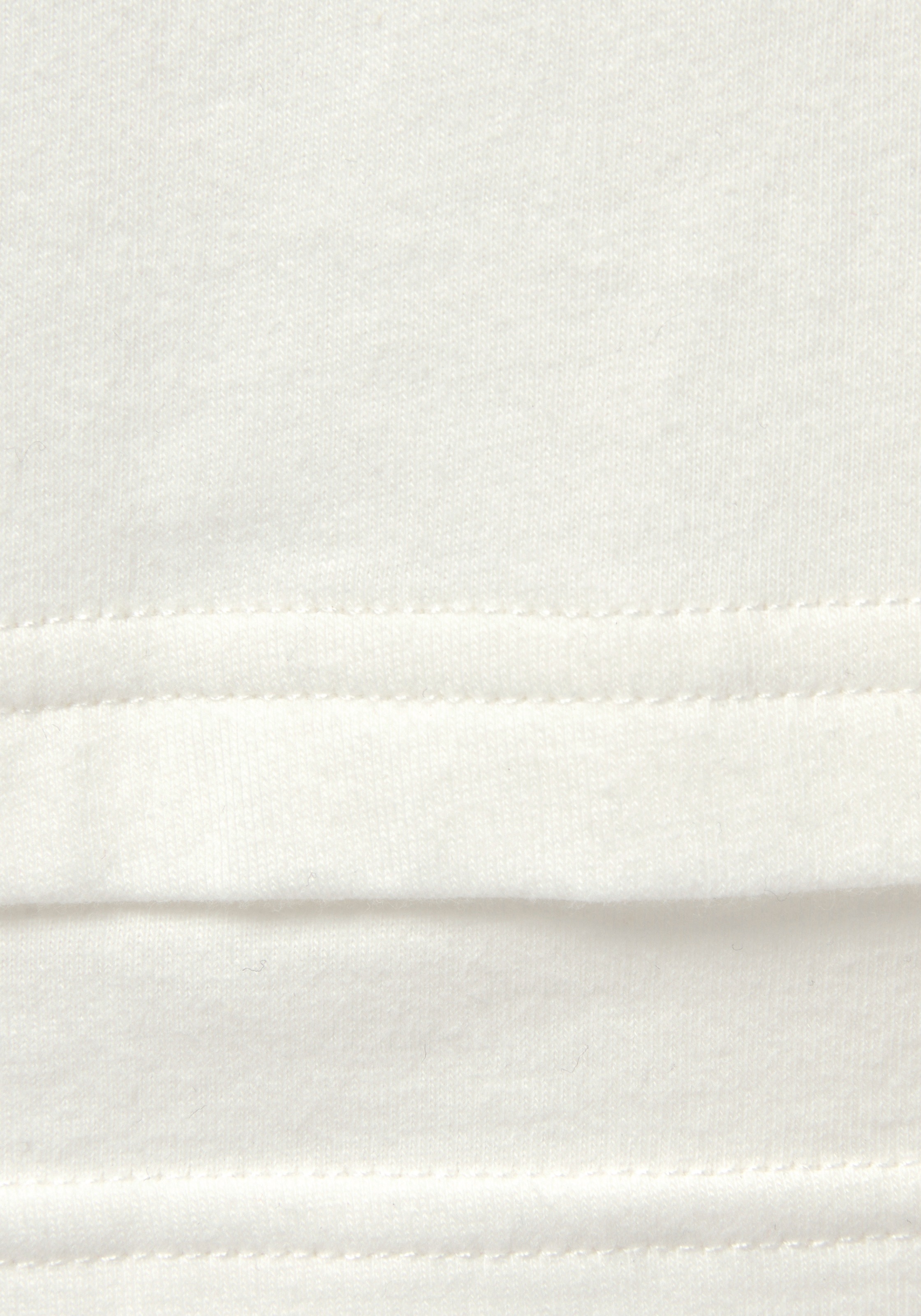 LASCANA Kurzarmshirt, mit kastigem Schnitt und Lagen-Look