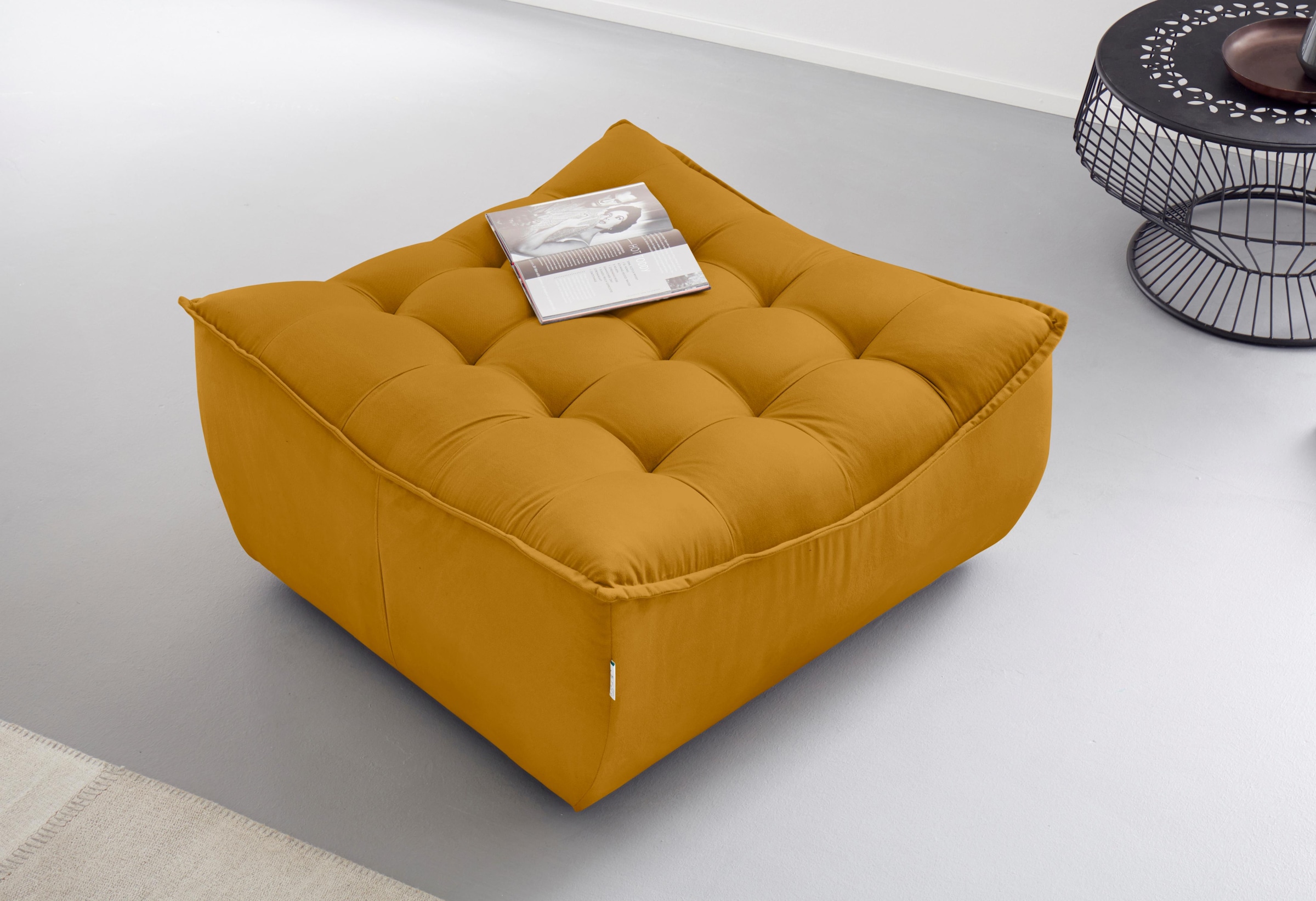 CALIA ITALIA Hocker »Banjo, Designhocker in toller Optik und erstklassigem Sitzkomfort,«, in Kombination mit den passenden Modulen ein Blickfang im Wohnzimmer