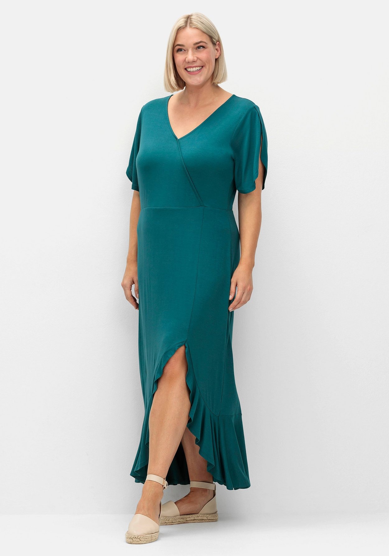 Sheego Jerseykleid »Langes Jerseykleid in Wickeloptik, mit Volantrock«
