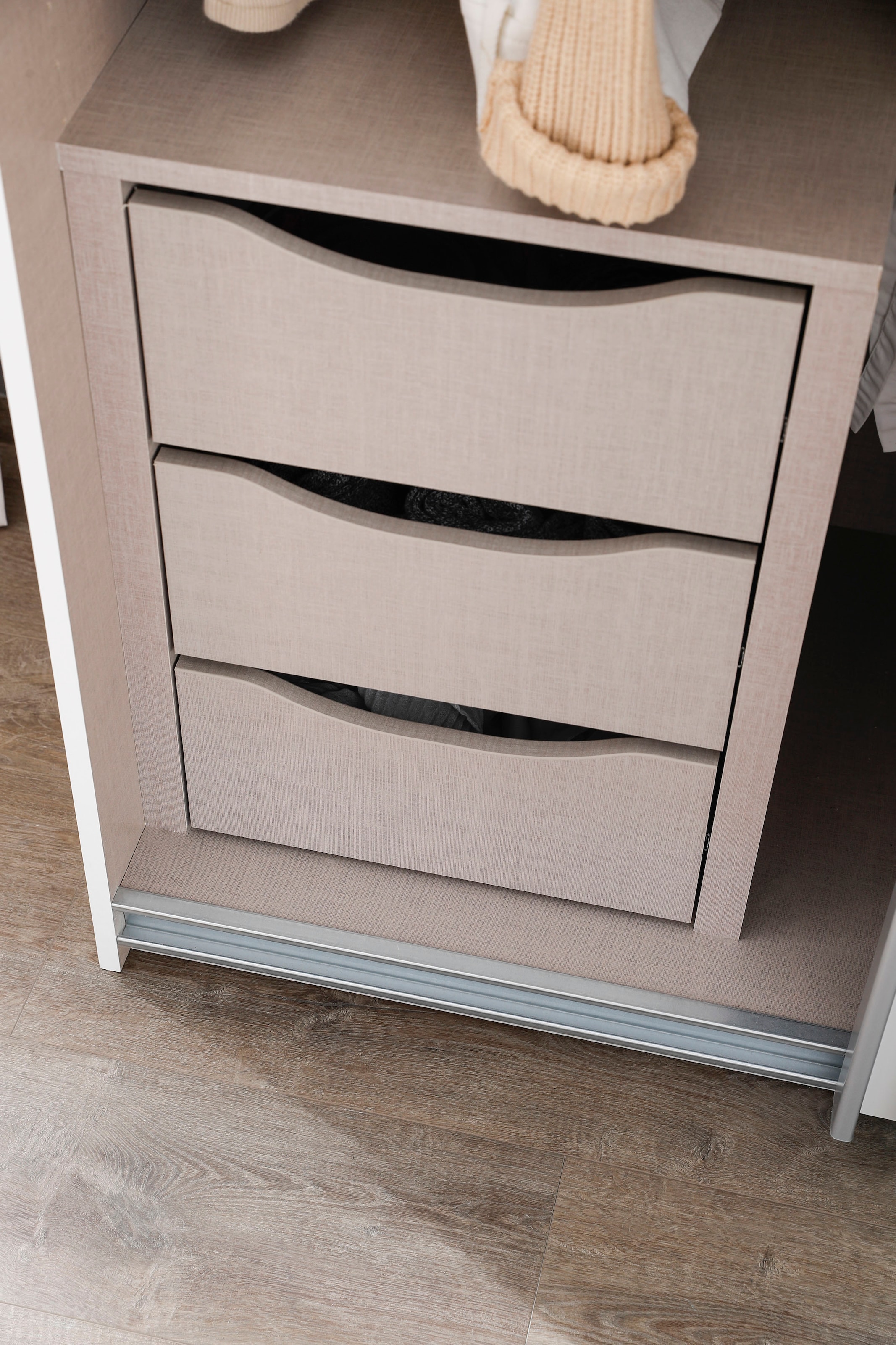 rauch Schwebetürenschrank »Quadra«, Eckschrank, Türendämpfer und Schubladeneinsatz, Glas-/Spiegeltüren