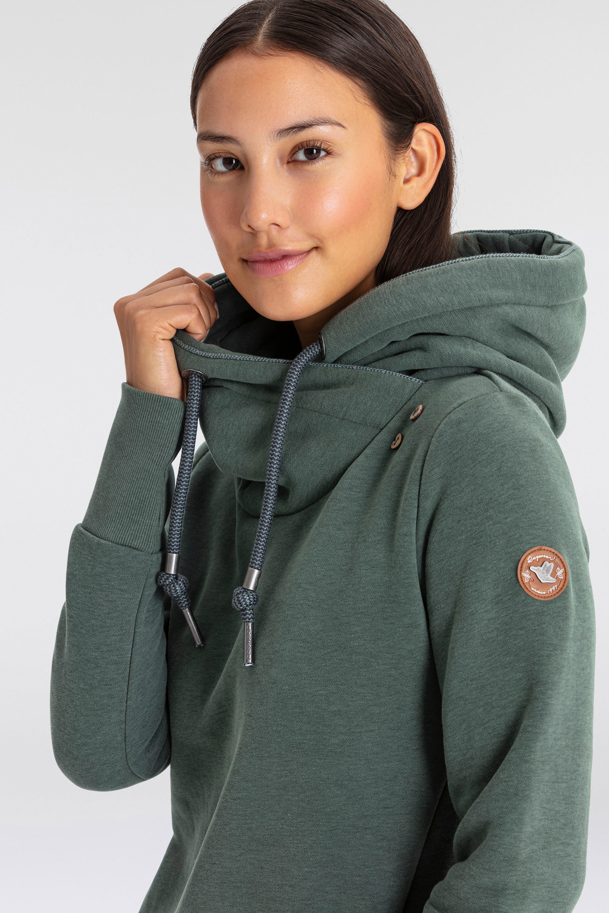 Ragwear Kapuzensweatshirt »GRIPYBUTTON«, Sweater mit rustikalen Kordel-Akzenten