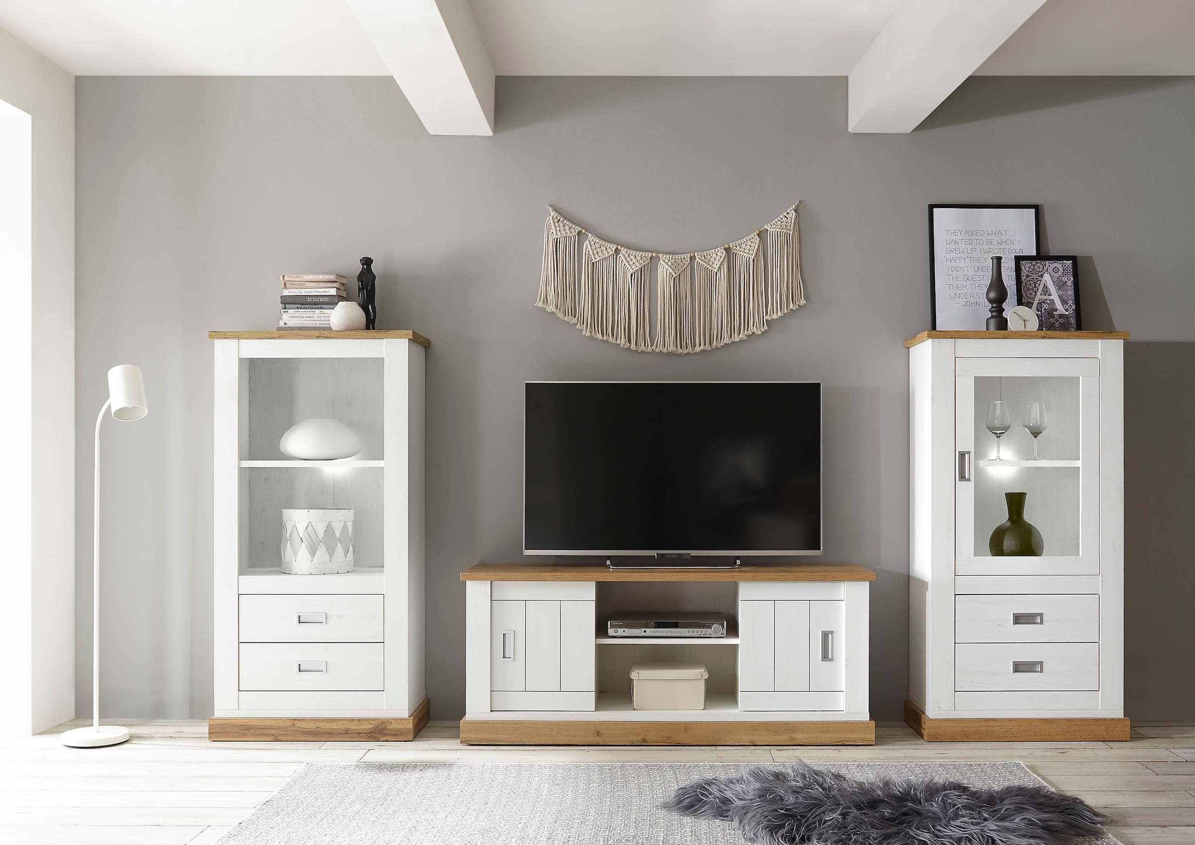 Home affaire Wohnwand »Orlando, moderne Anbauwand, Komplettset im Landhausstil«, (3 St., 1 Standregal. 1 Lowboard, 1 Vitrine), enthält Regal, Vitrine und Lowboard, 324 cm breit