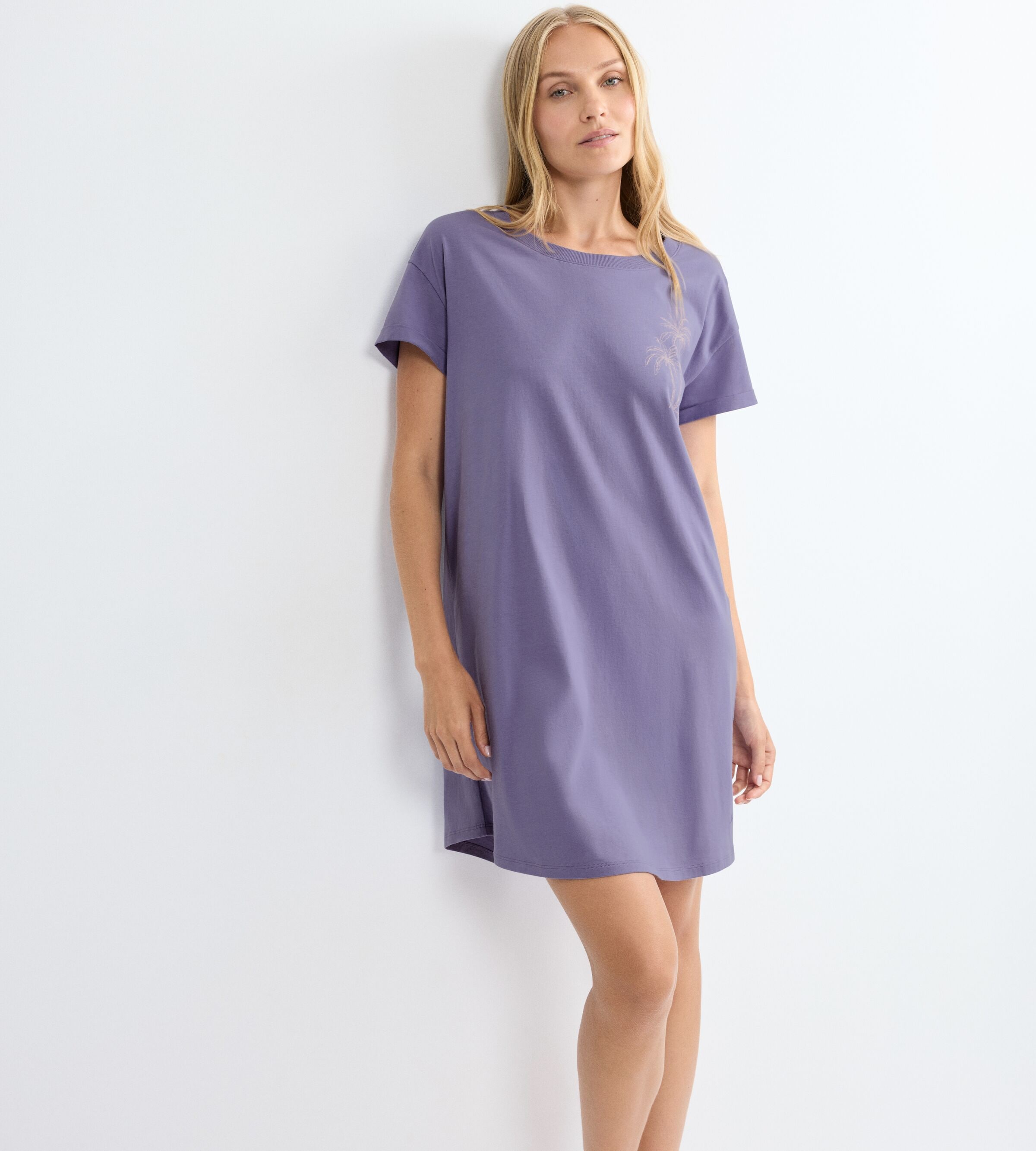 Triumph Nachthemd »Nightdresses NDK X« Ohne Taschen weich, atmungsaktiv, gerippter Rundhalsausschnitt, Kurzarm