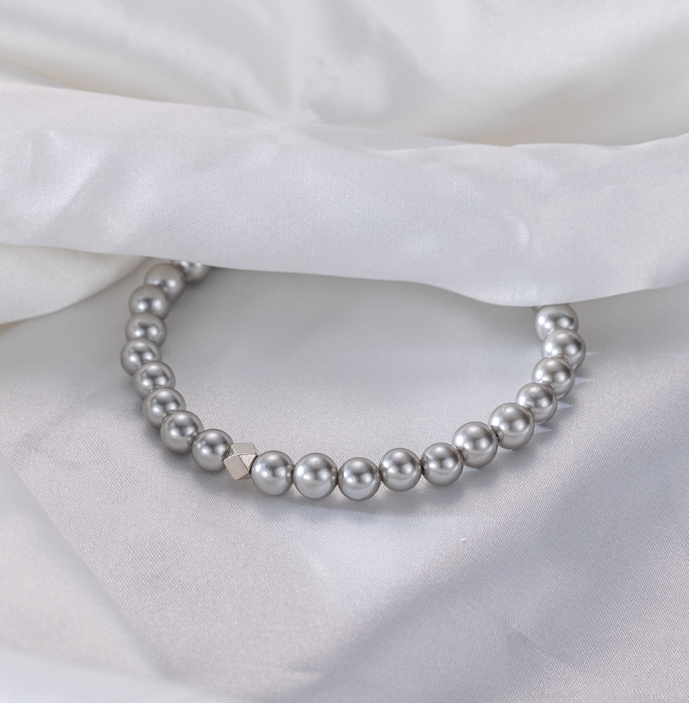 Firetti Perlenarmband »Schmuck Geschenk Edelstahl Armschmuck Armkette Rondell«, mit Muschelperle
