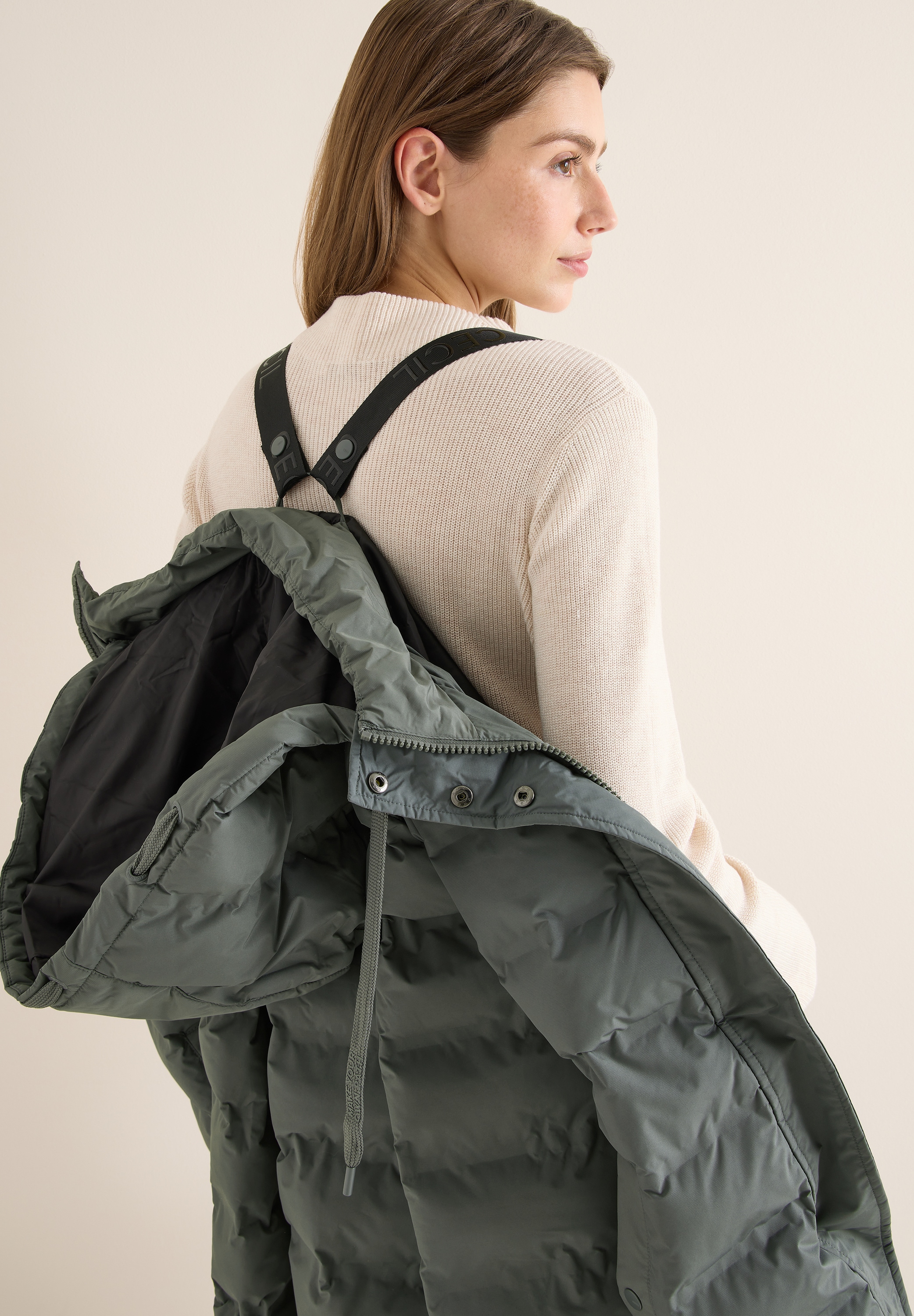 Cecil Steppmantel mit Kapuze