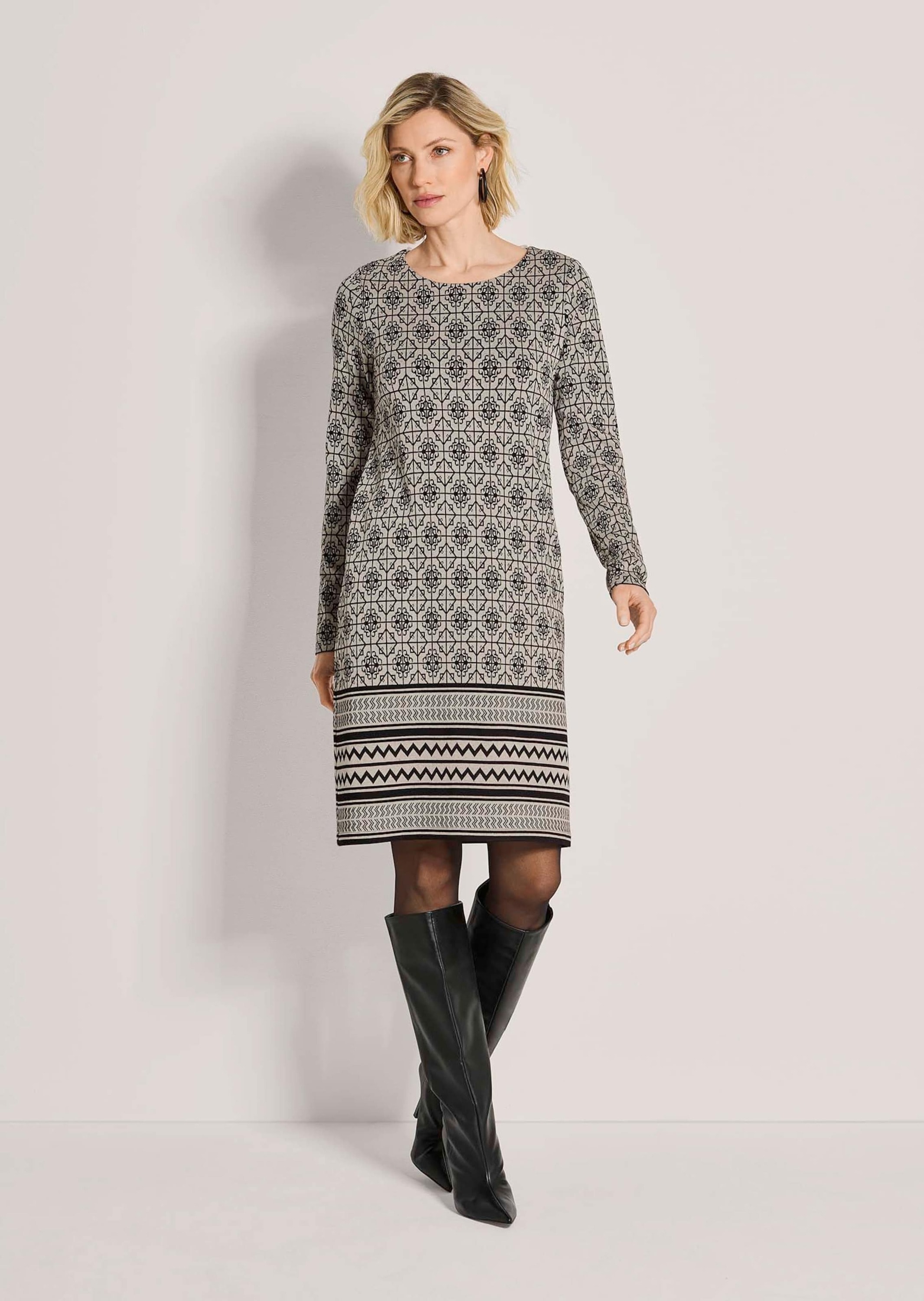 MADELEINE Midikleid »Kleid Schmales Kleid mit Grafik-Druck« Ohne Tasche