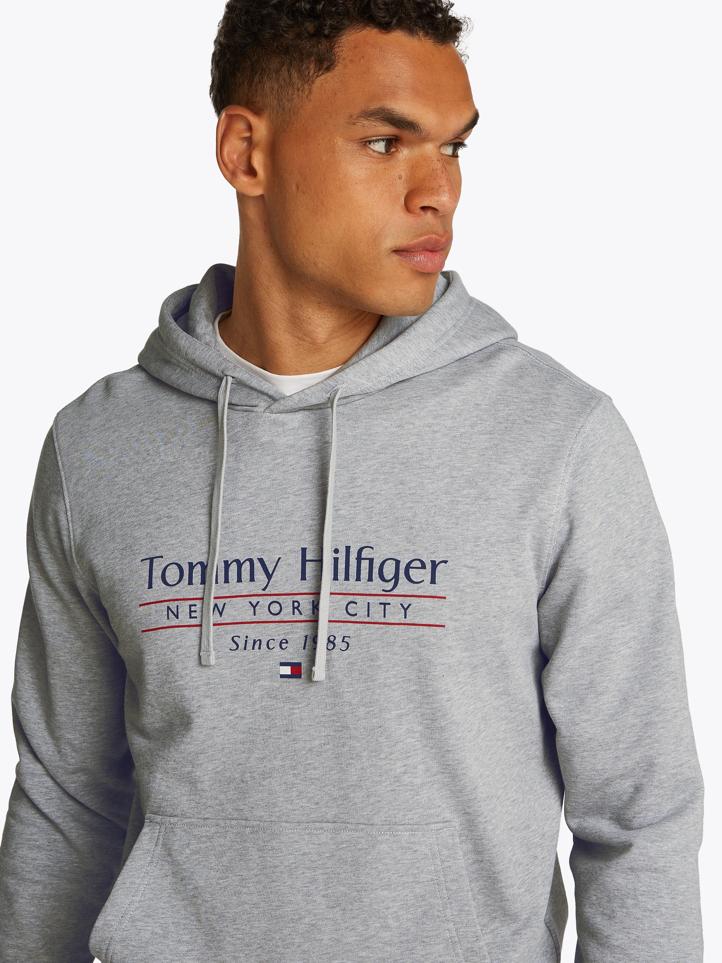 Tommy Hilfiger Hoodie »HILFIGER CENTER STACK HOODY«, mit großem mehrfarbigen Print
