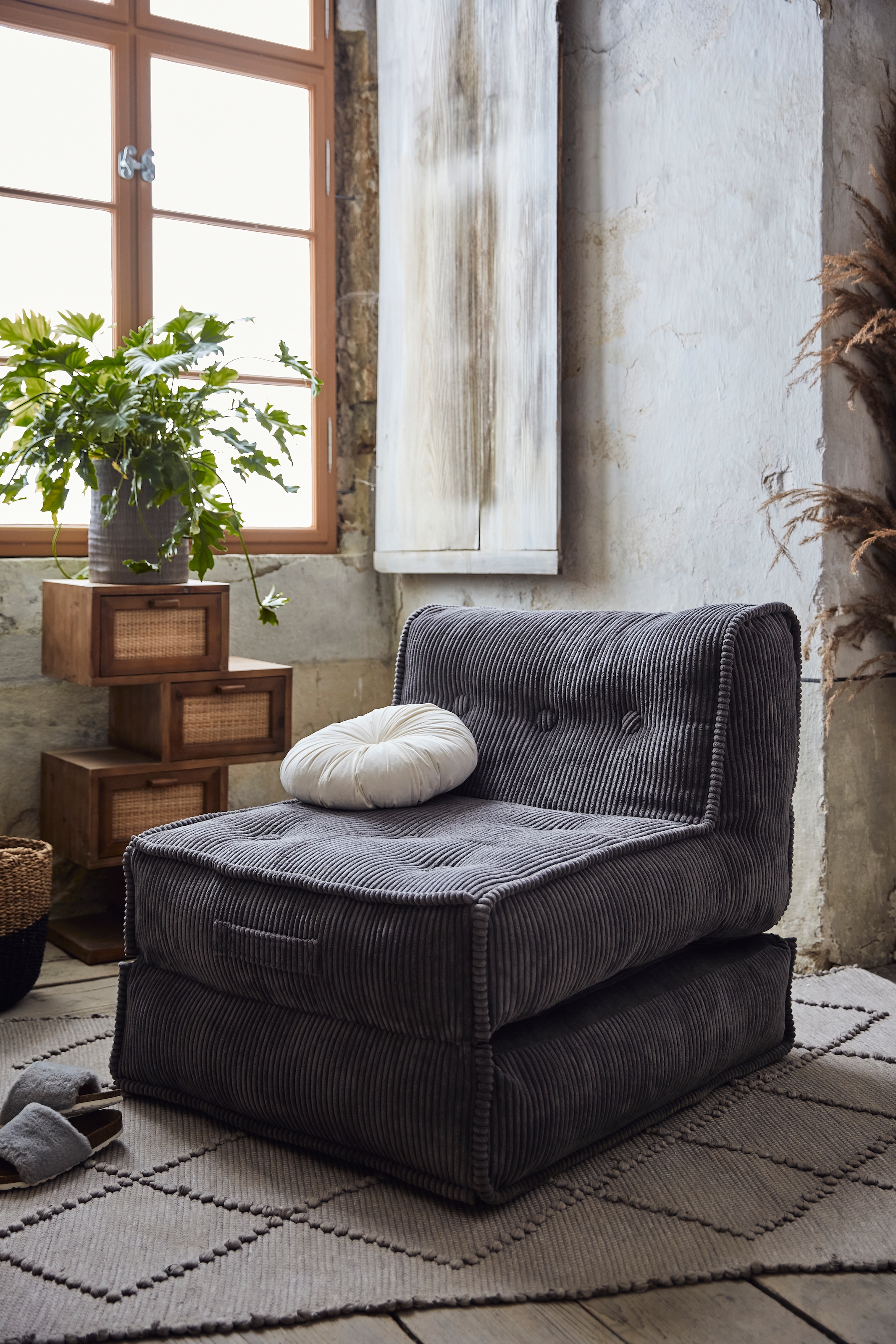 INOSIGN Sessel »Pia«, Loungesessel aus Cord, in 2 Größen, Pouf-Funktion.
