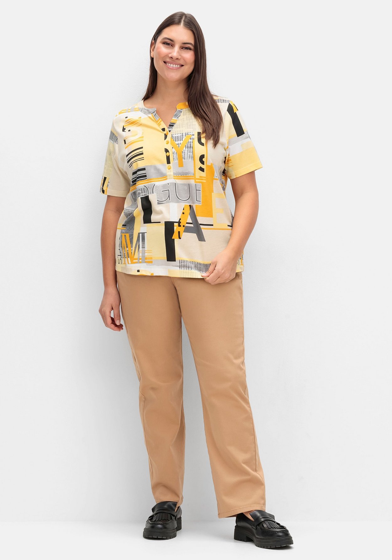 Sheego T-Shirt »Shirt mit Grafikprint und Knopfleiste«
