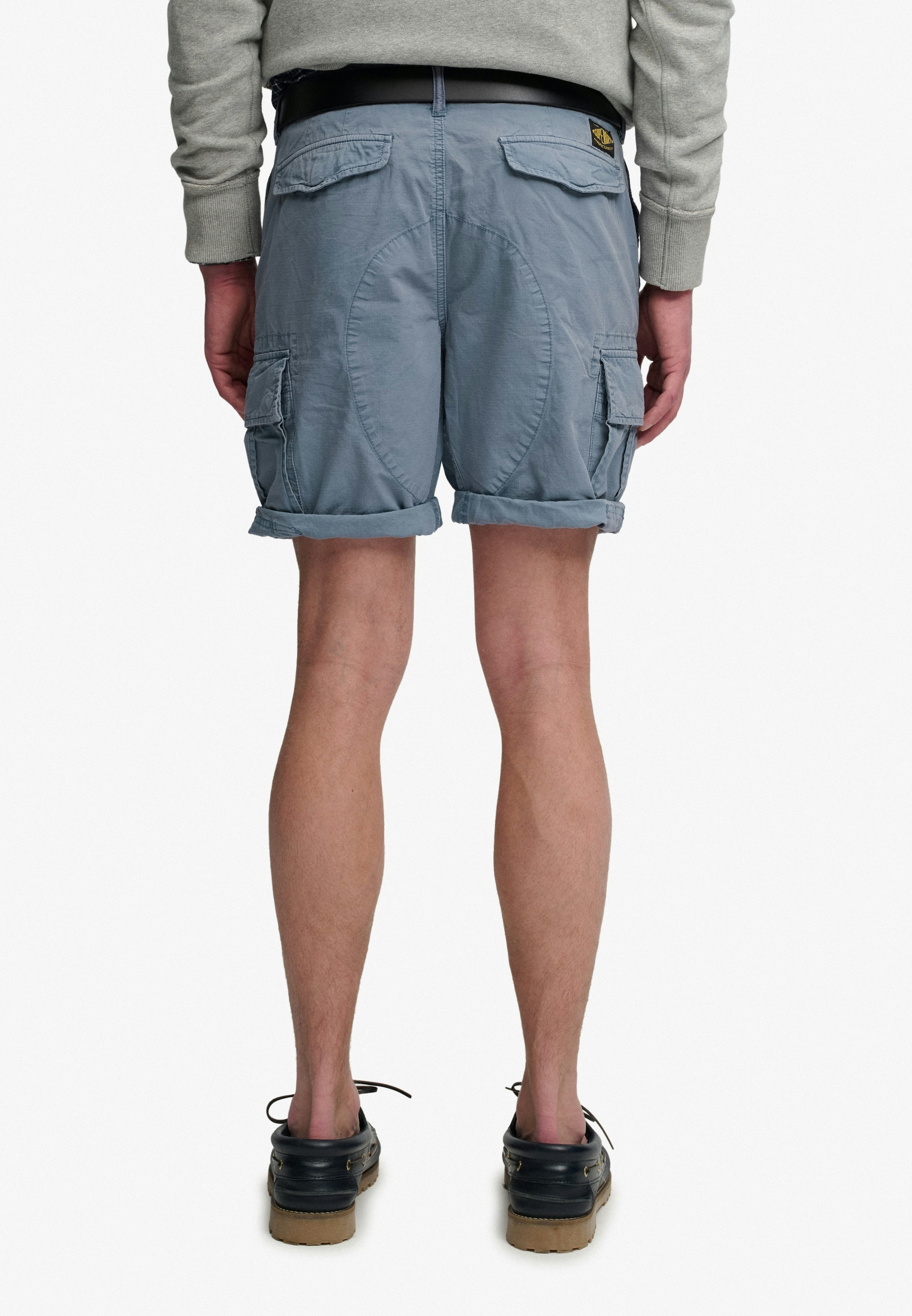 Superdry Cargoshorts »RIPSTOP LIGHT CARGO SHORT«  Relaxed Fit, knielange Schnittform, mit Reißverschluss
