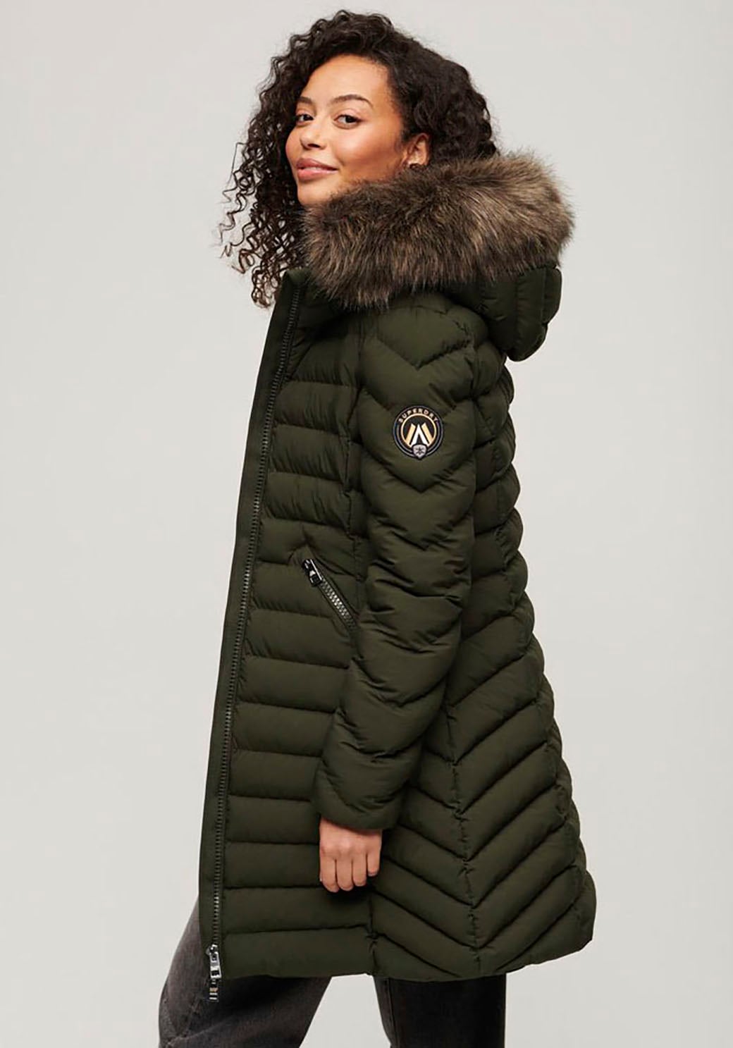 Superdry Steppjacke »FUJI FAUX FUR HOOD MID LENGTH«, mit Kapuze