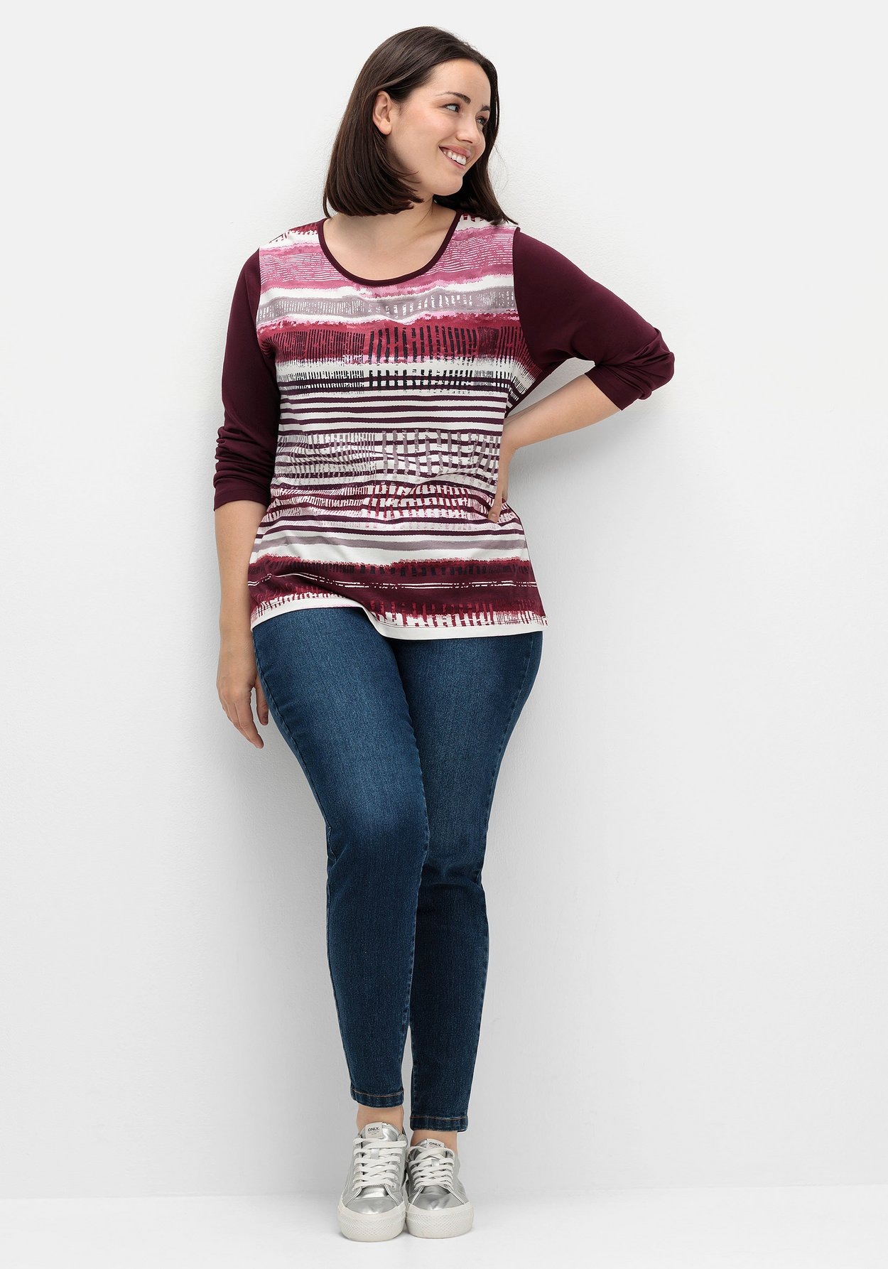 Sheego Langarmshirt »Langarmshirt mit bedrucktem Vorderteil«, mit bedrucktem Vorderteil
